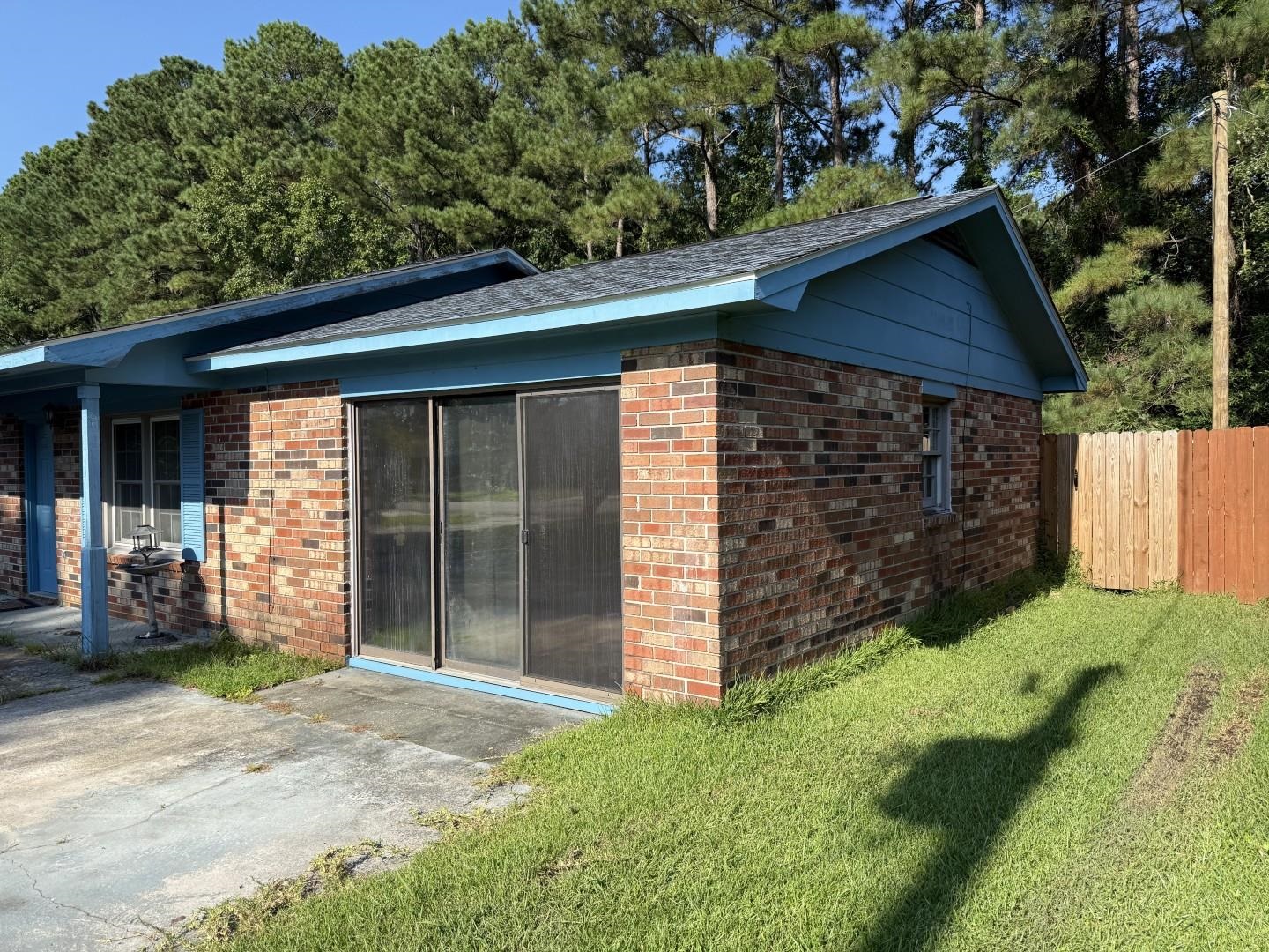 5718 Dogwood Circle Property Photo 4