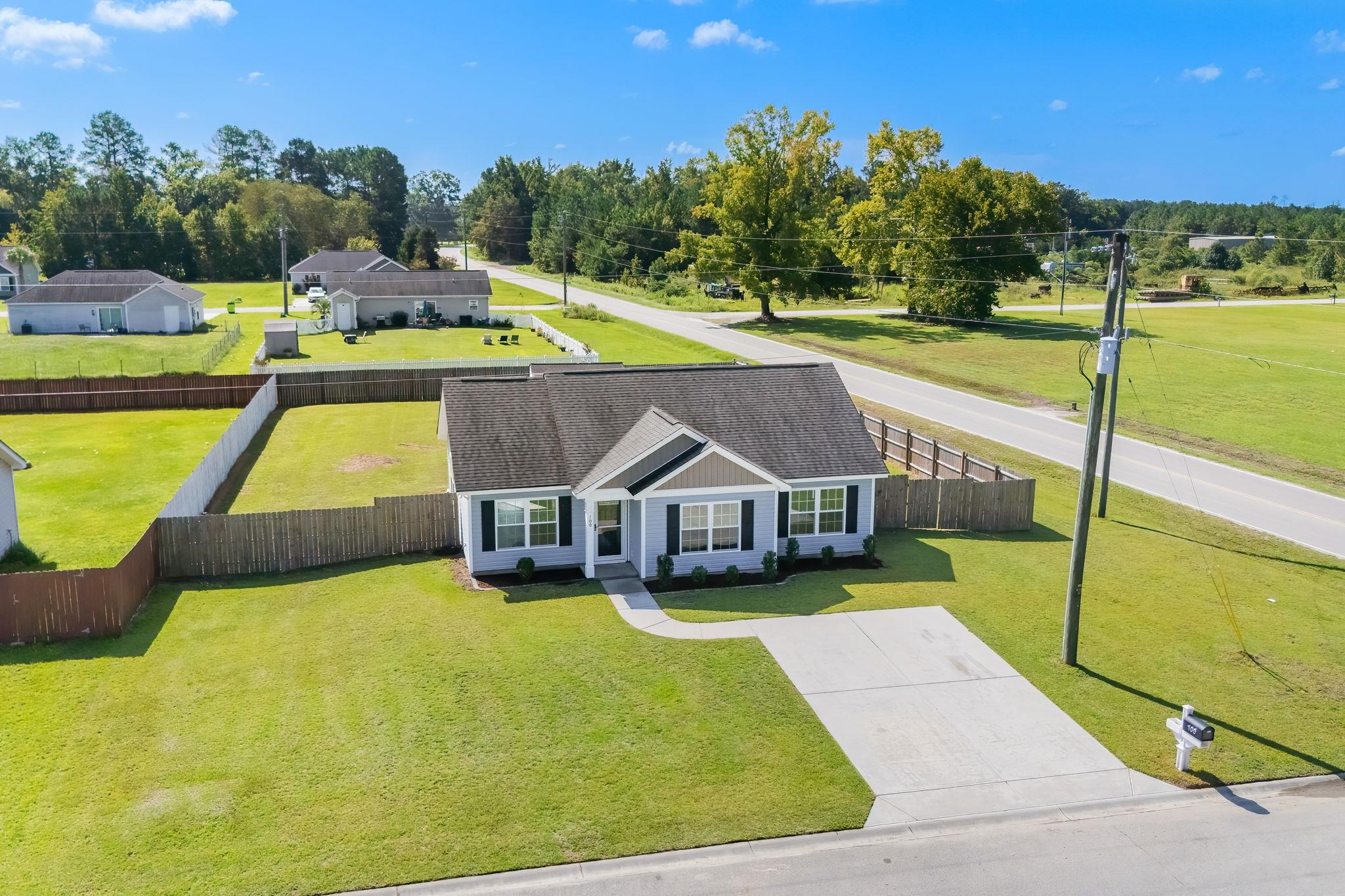 100 Pumpkin Ash Loop Property Photo 2