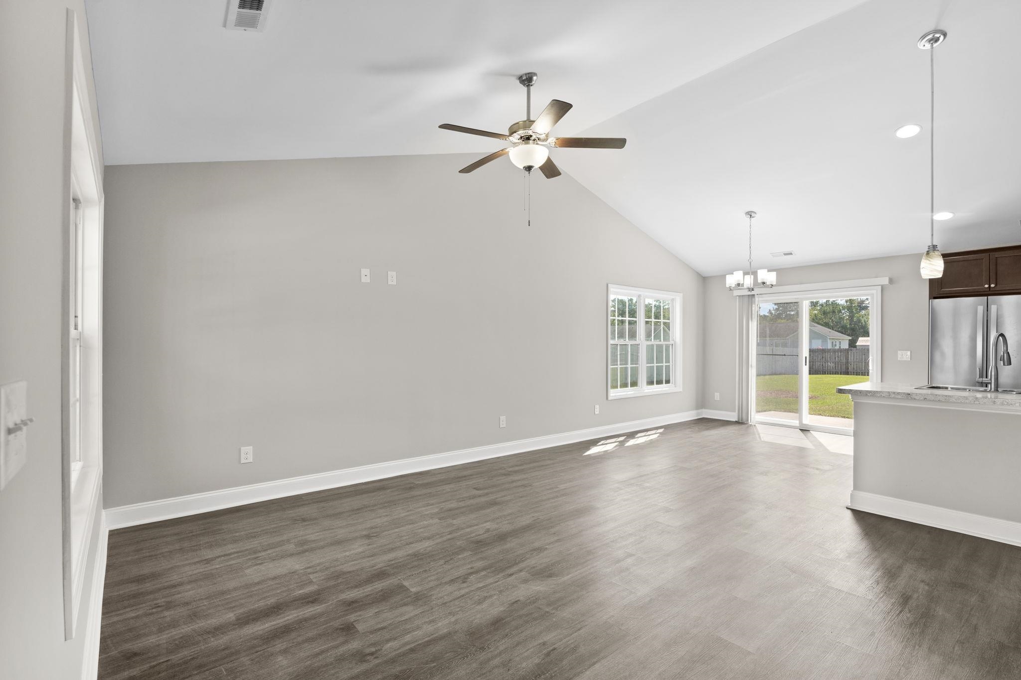 100 Pumpkin Ash Loop Property Photo 8