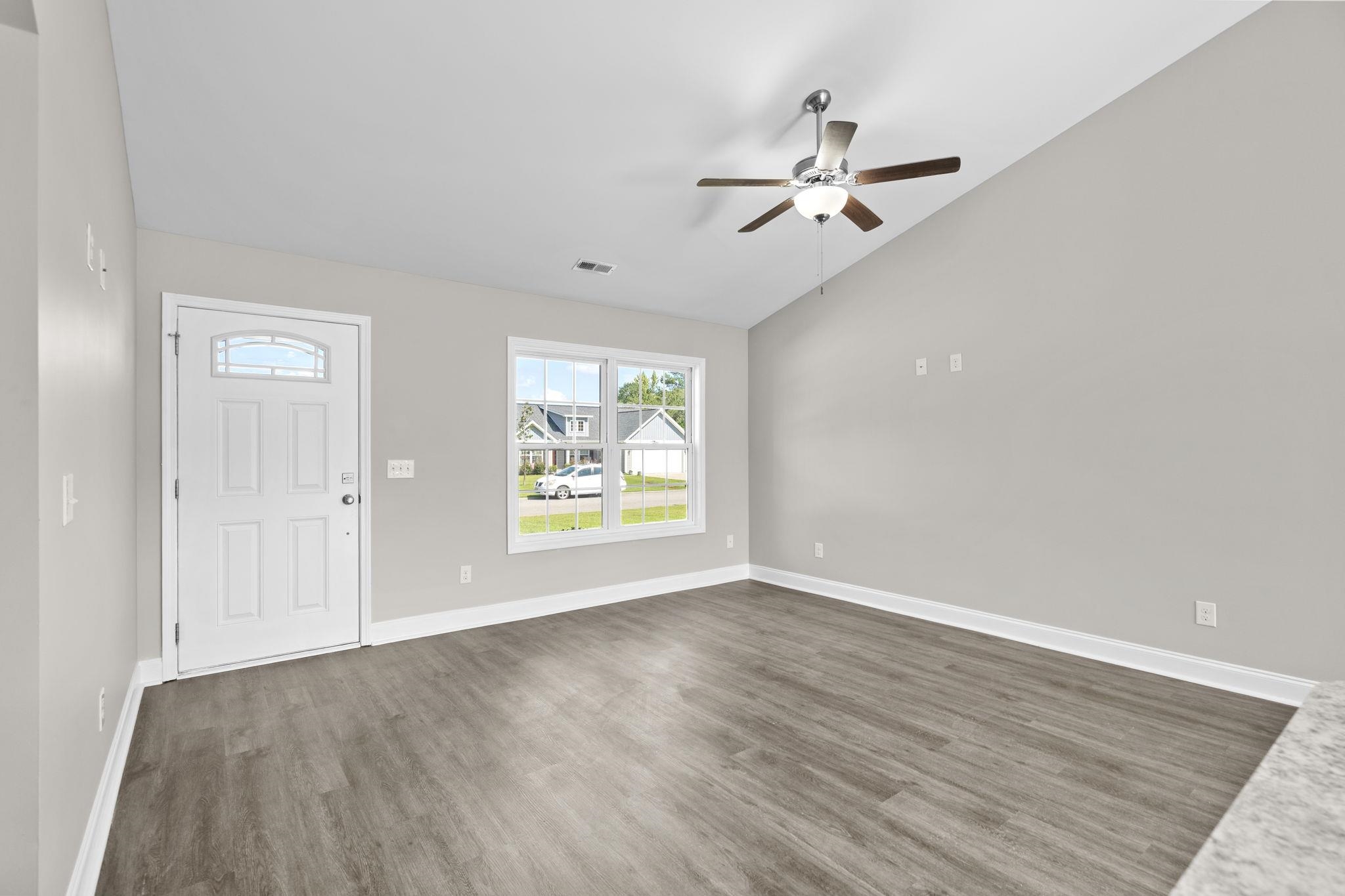 100 Pumpkin Ash Loop Property Photo 9