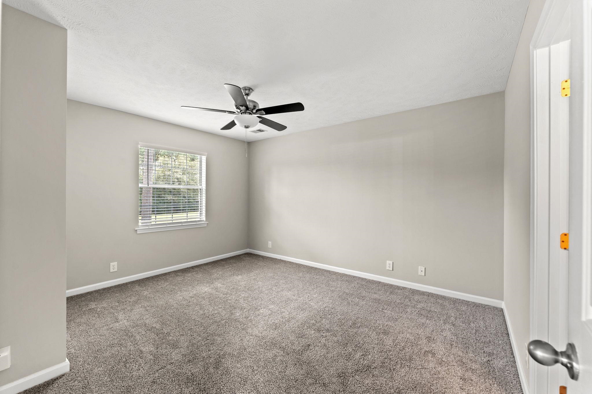 684 Tupelo Ln. Property Photo 10