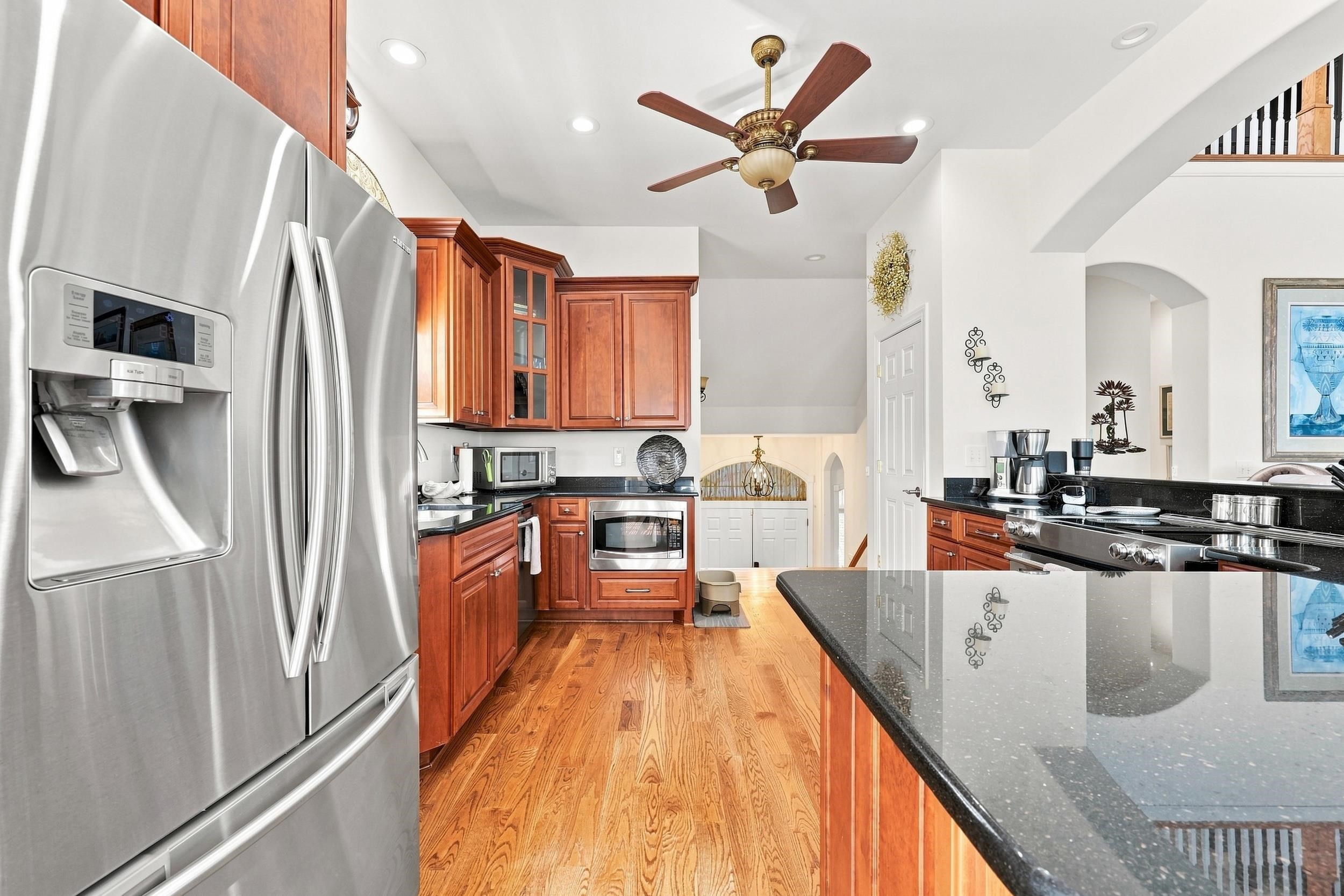 840 Waterton Ave. Property Photo 14