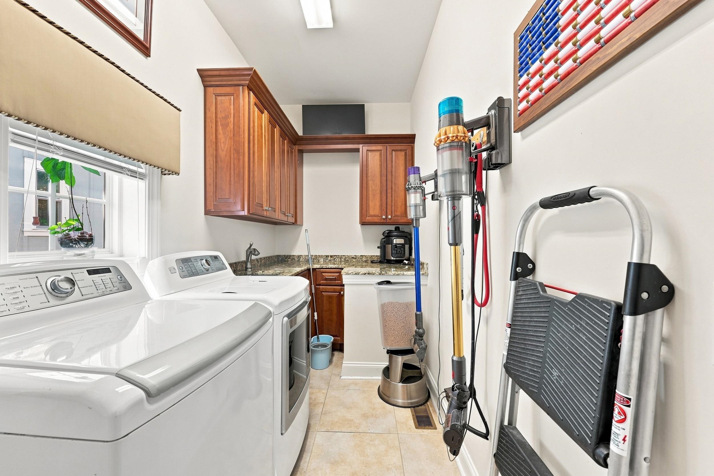 840 Waterton Ave. Property Photo 47
