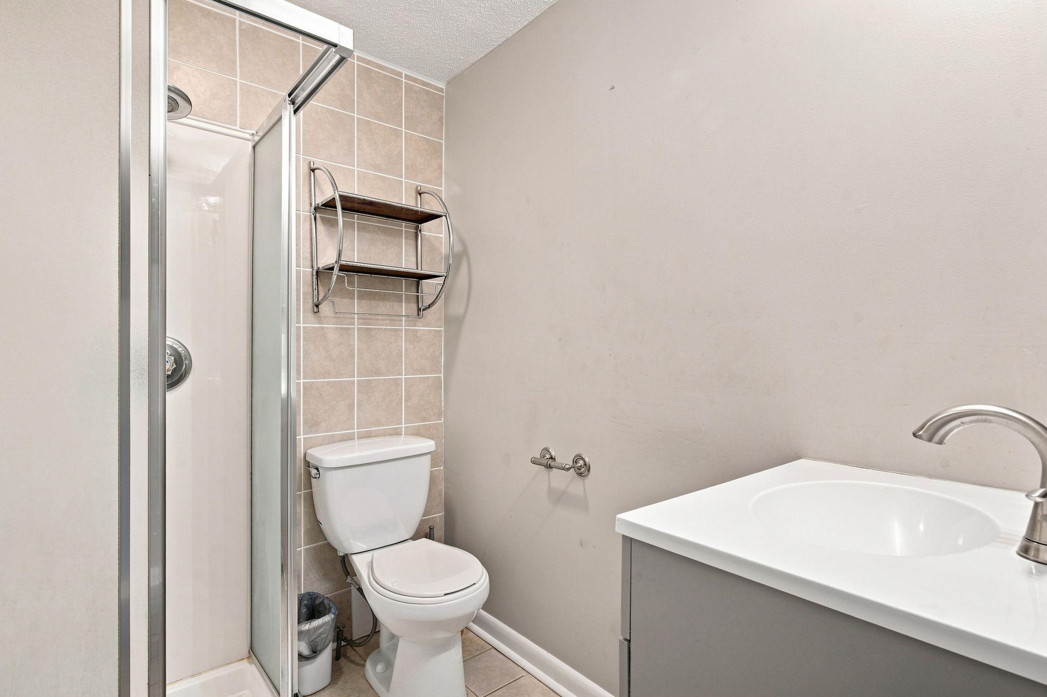 1204 Pinegrove Dr. Property Photo 7