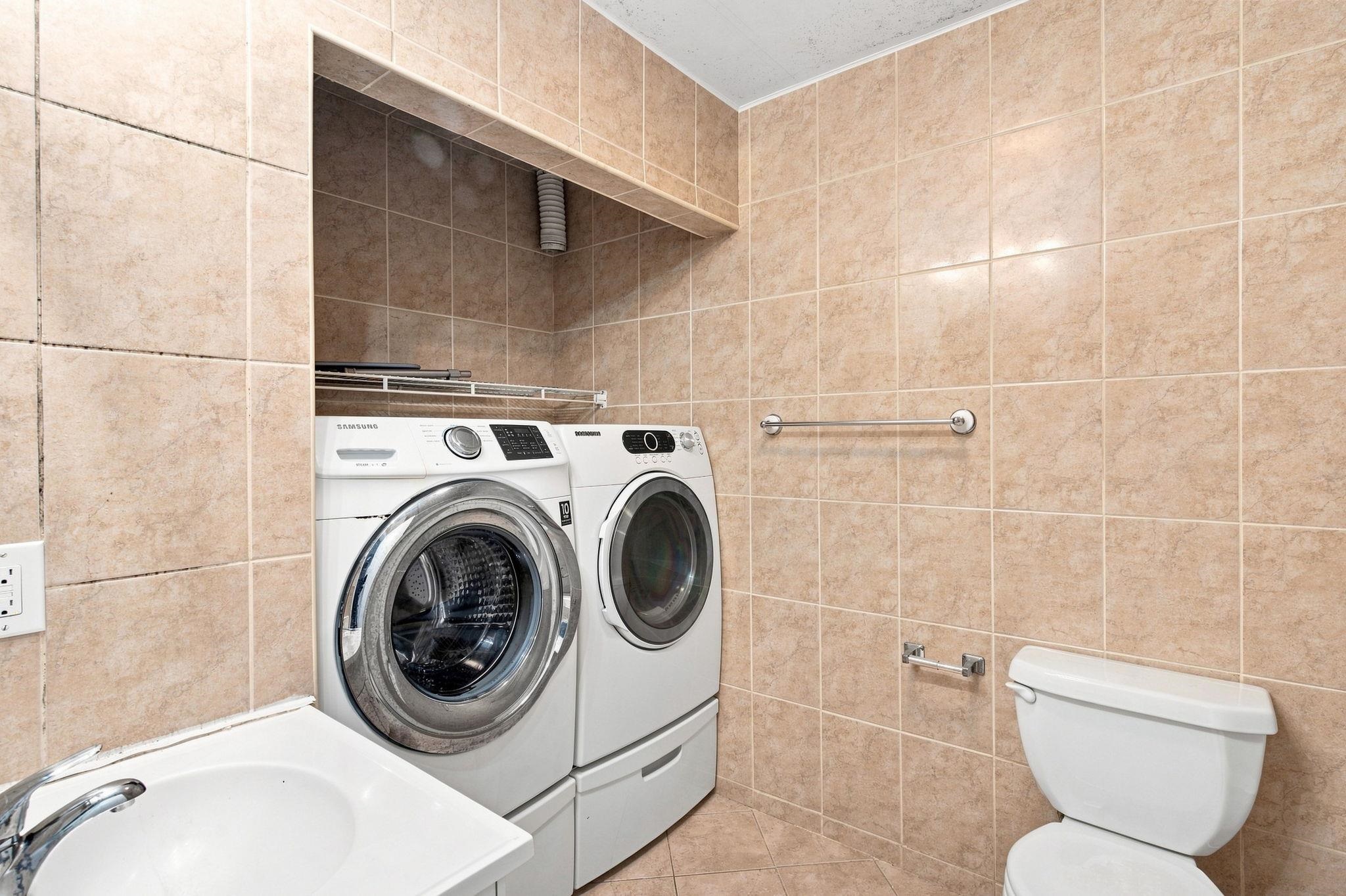 1204 Pinegrove Dr. Property Photo 11