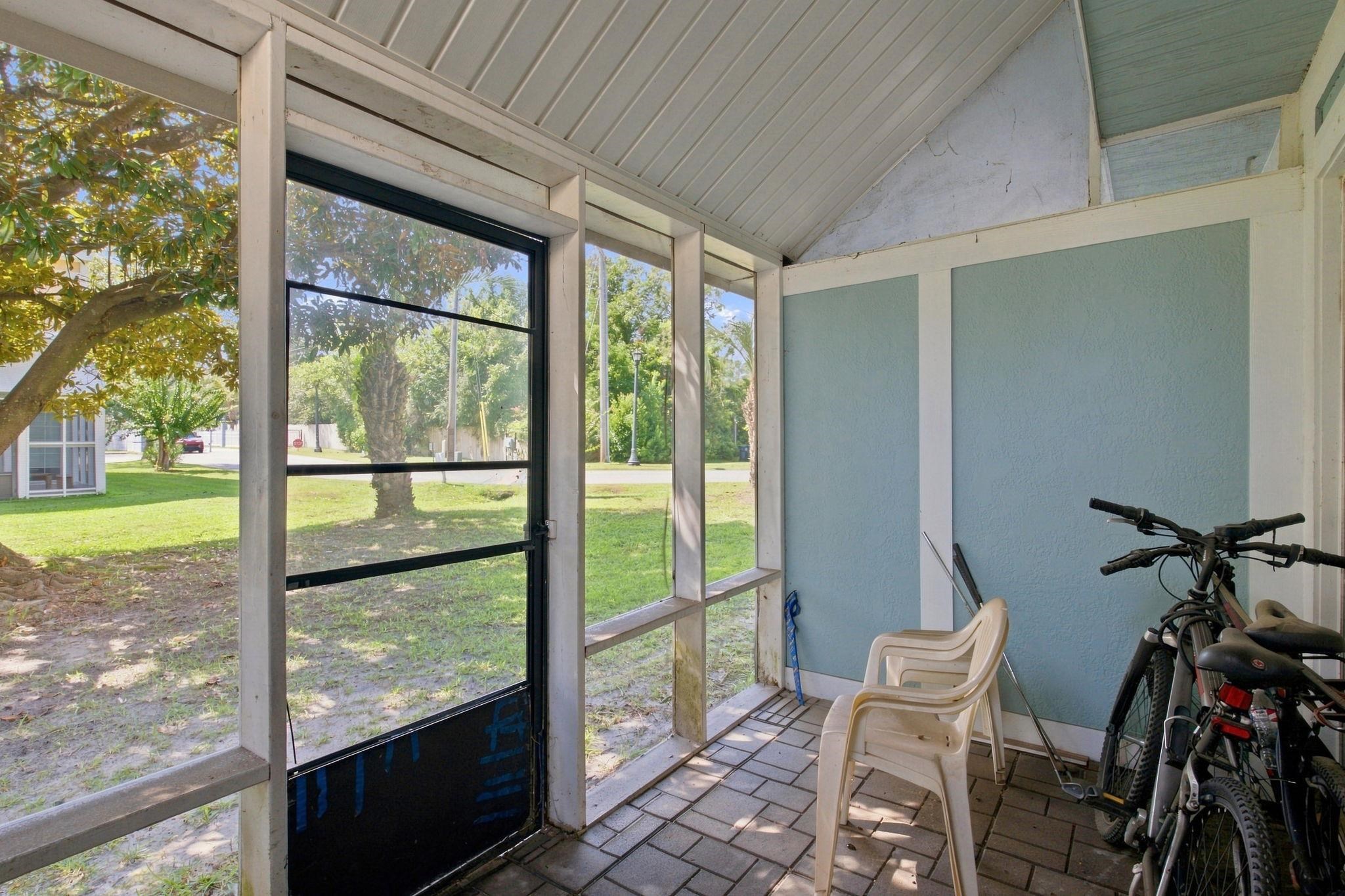 1204 Pinegrove Dr. Property Photo 13