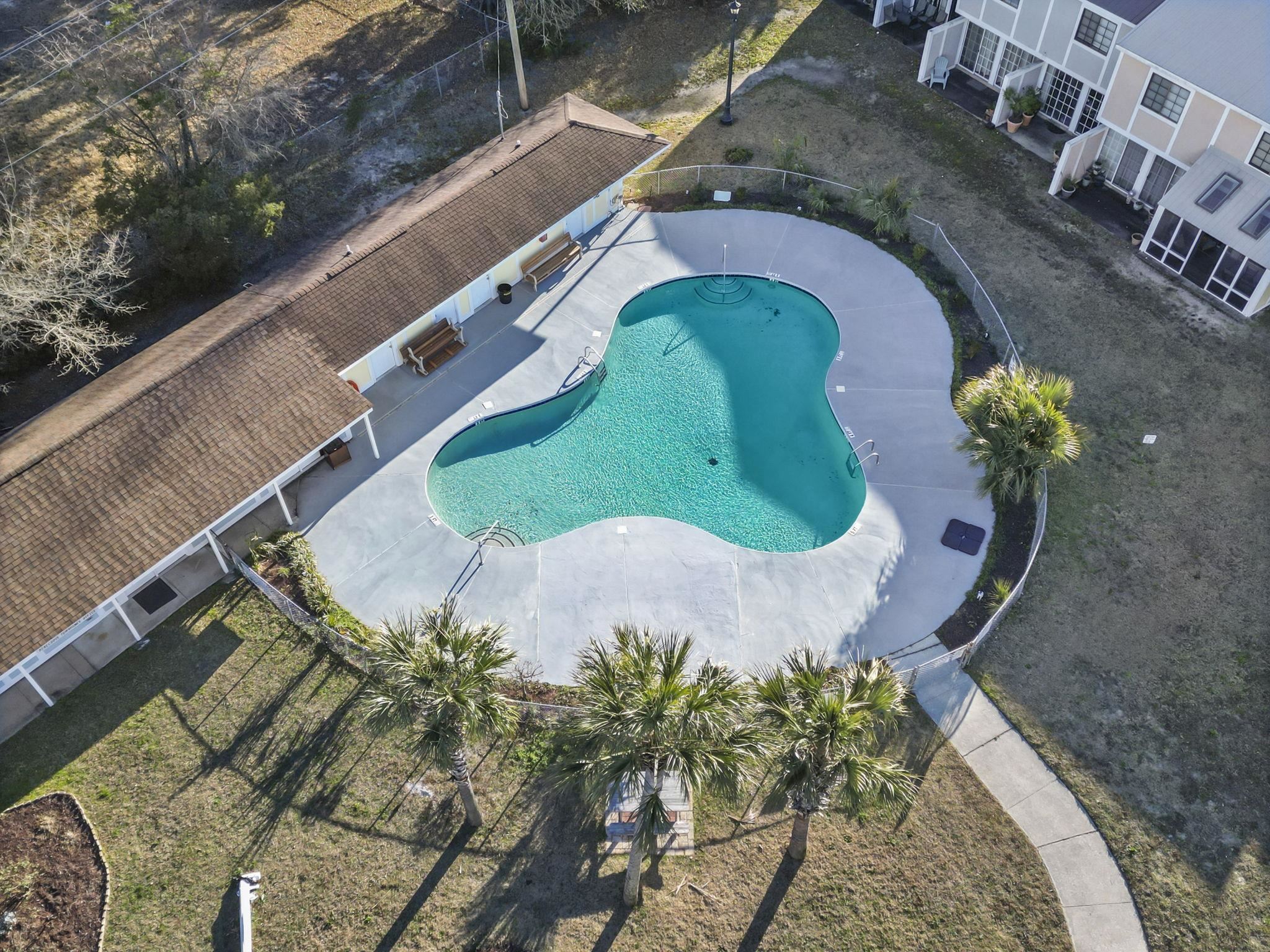 1204 Pinegrove Dr. Property Photo 15