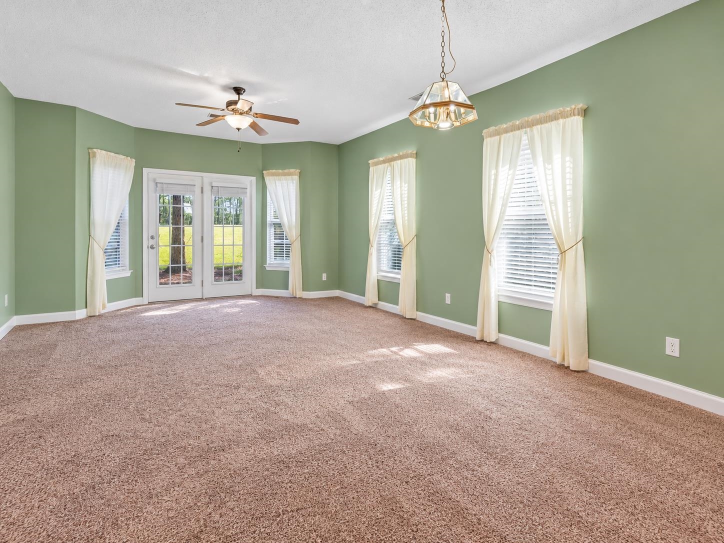 4545 Girvan Dr. Property Photo 14