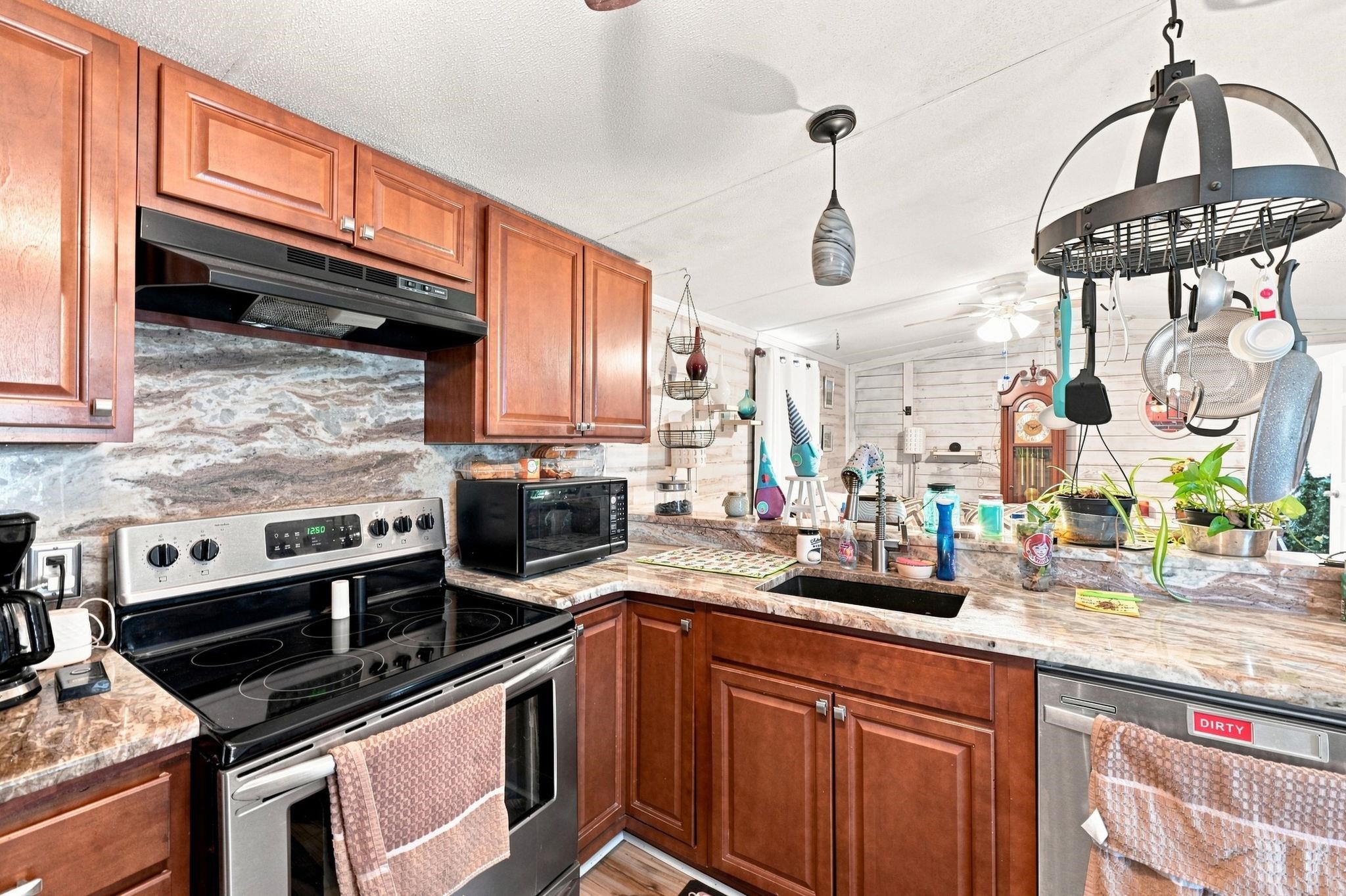 2732 Libra Dr. Property Photo 11