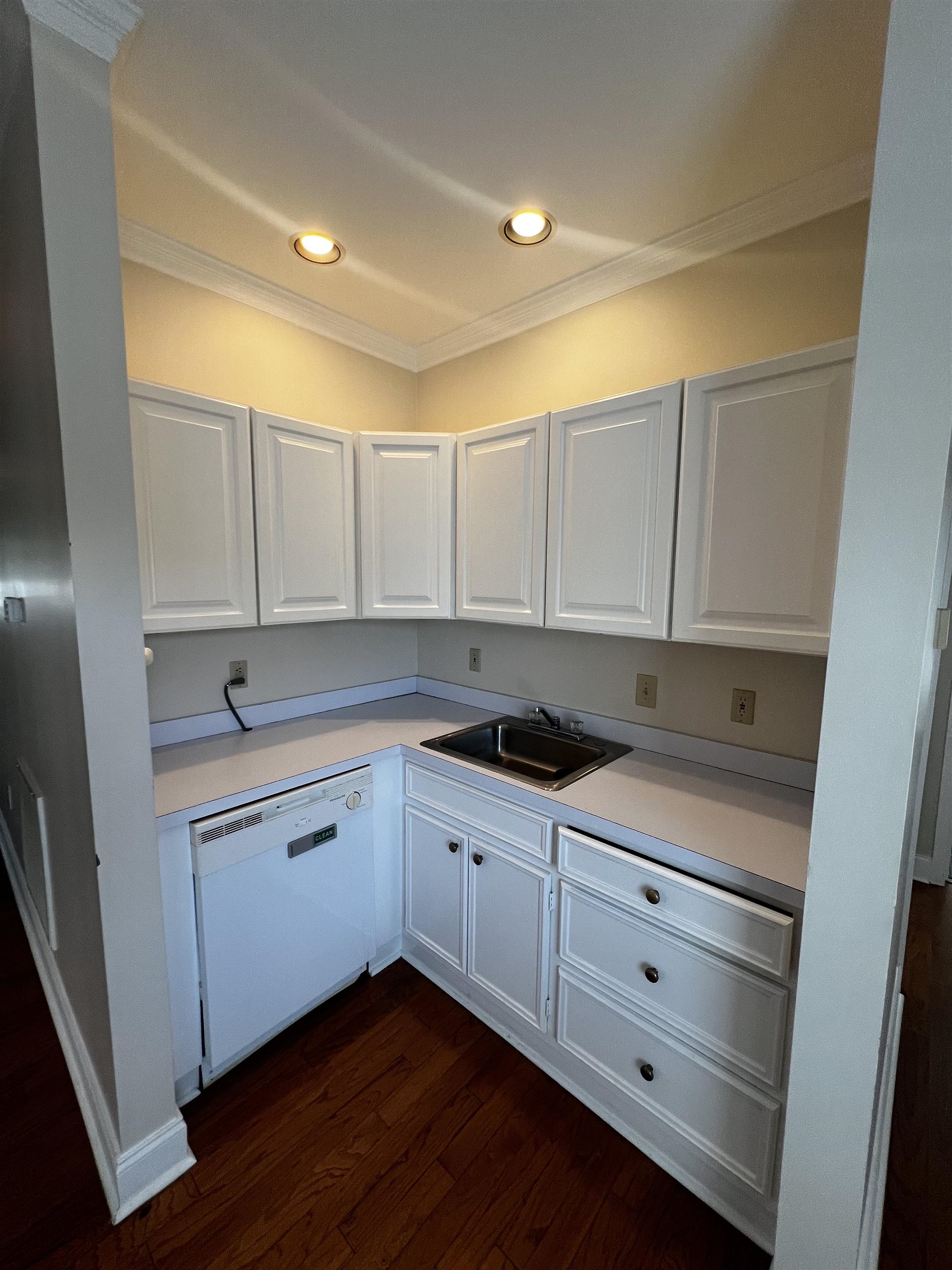 2591 N Fraser St. Property Photo 23
