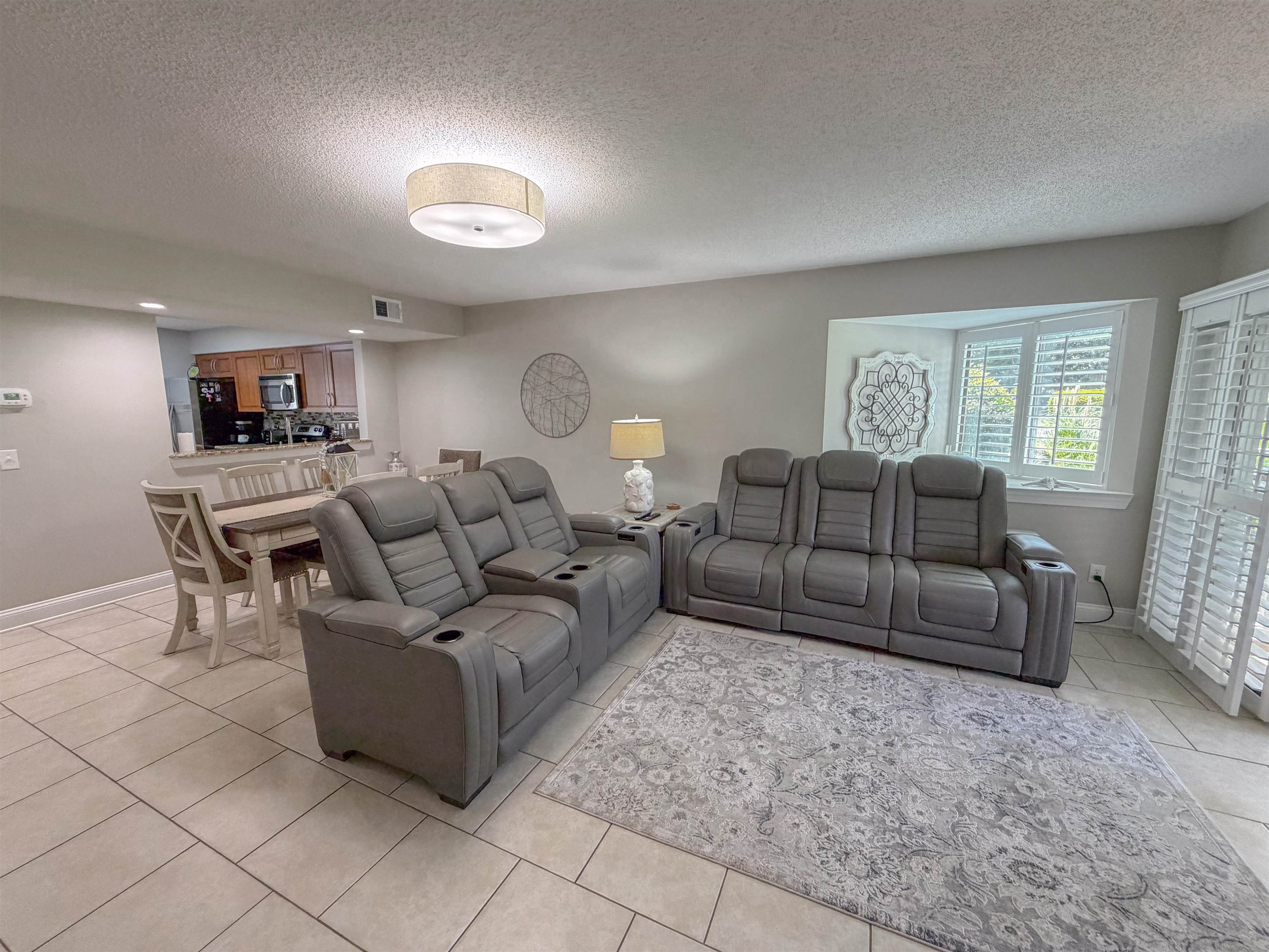 315 Wendover Ct. Property Photo 12