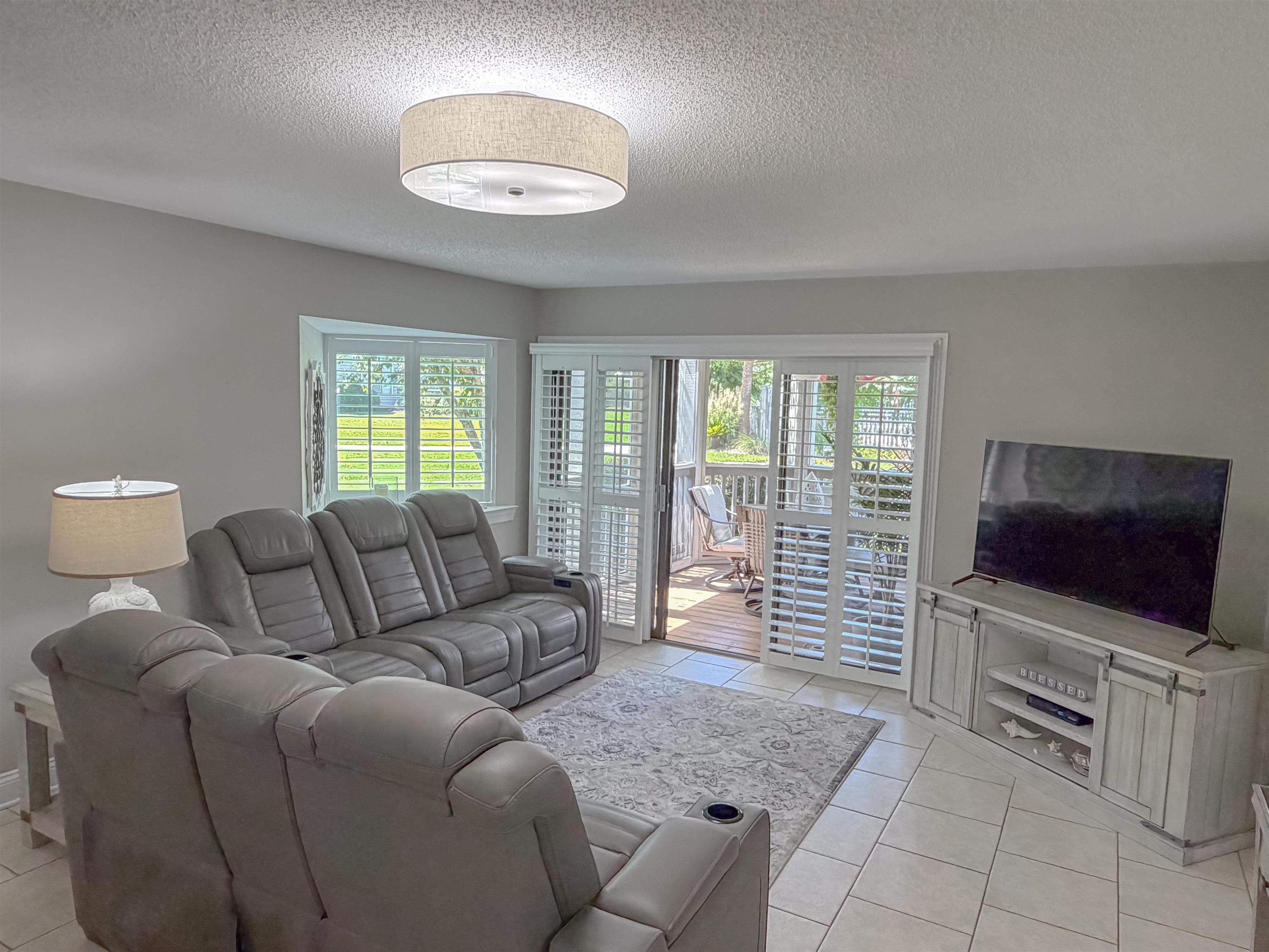 315 Wendover Ct. Property Photo 14