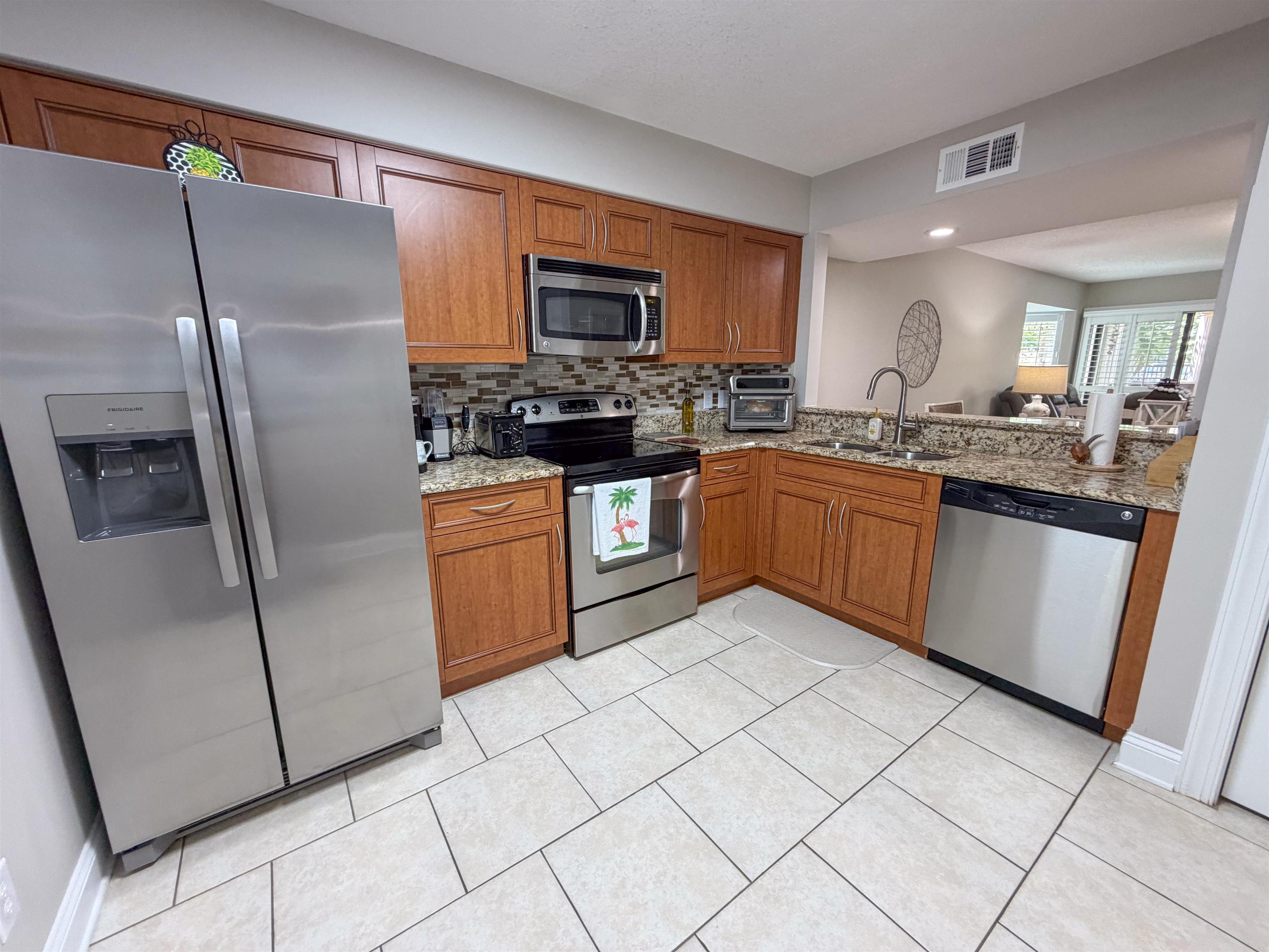 315 Wendover Ct. Property Photo 18