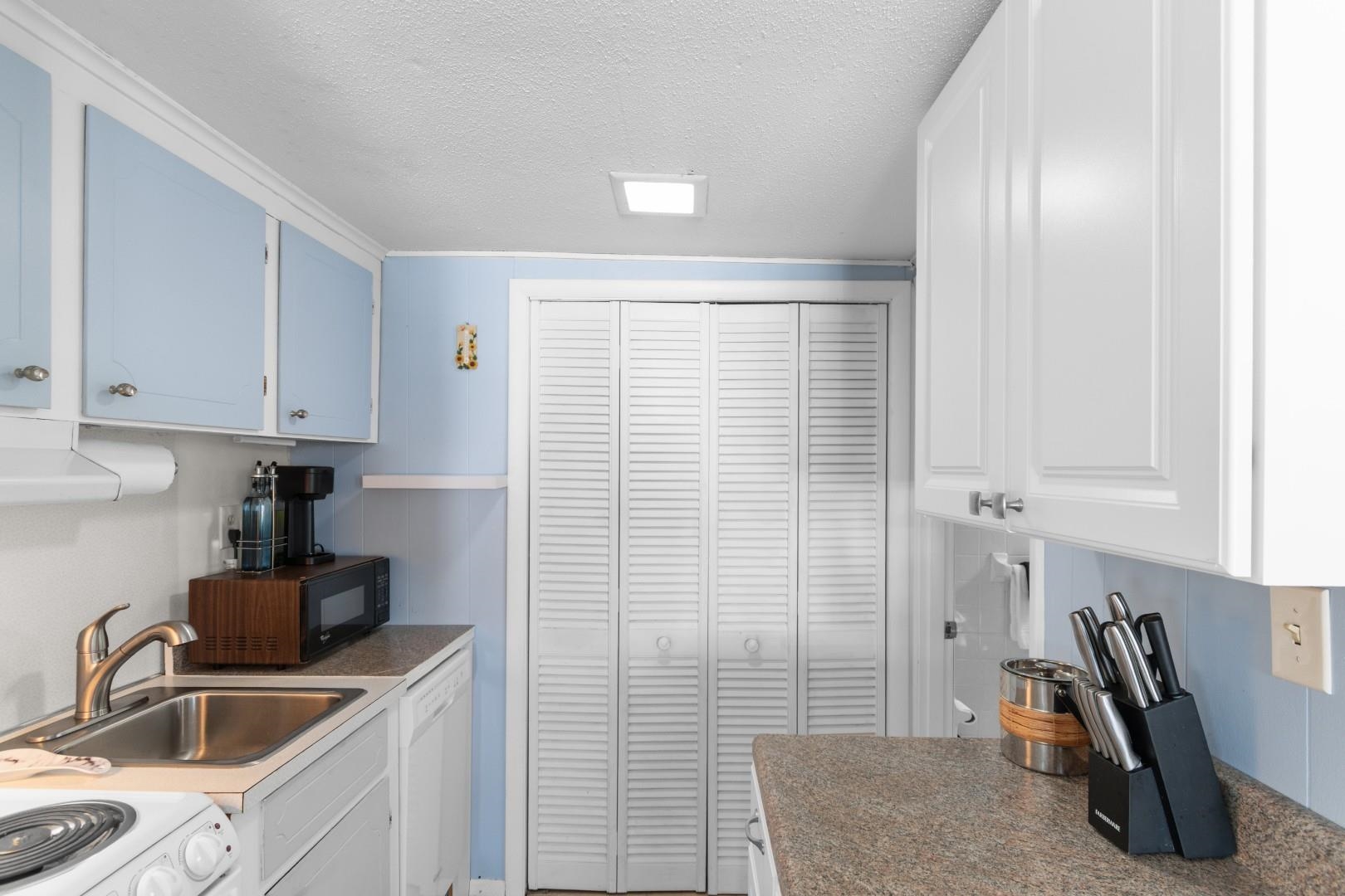 2204 Perrin Dr. Property Photo 6