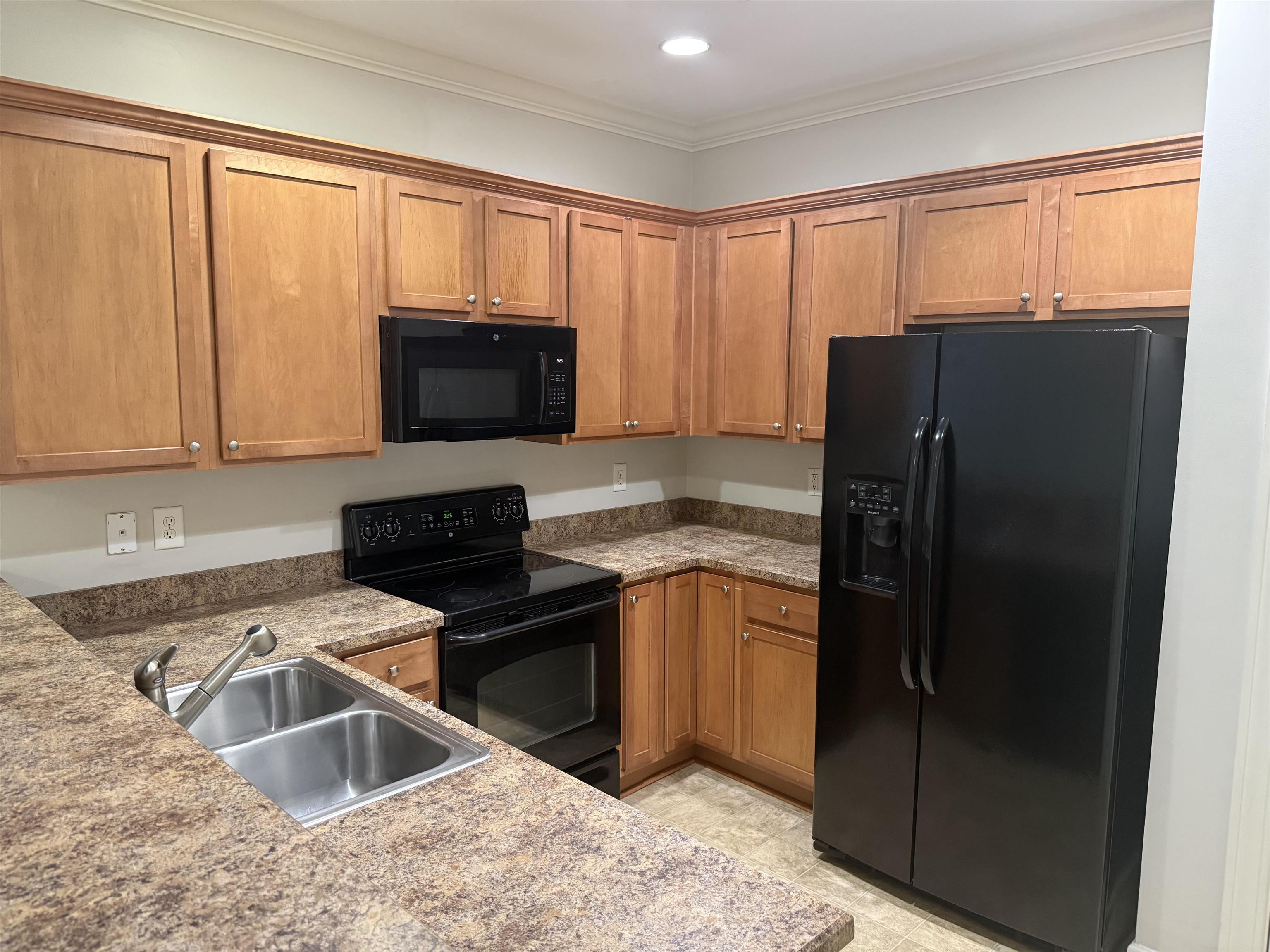 1066 Fairways Ln. Property Photo 3