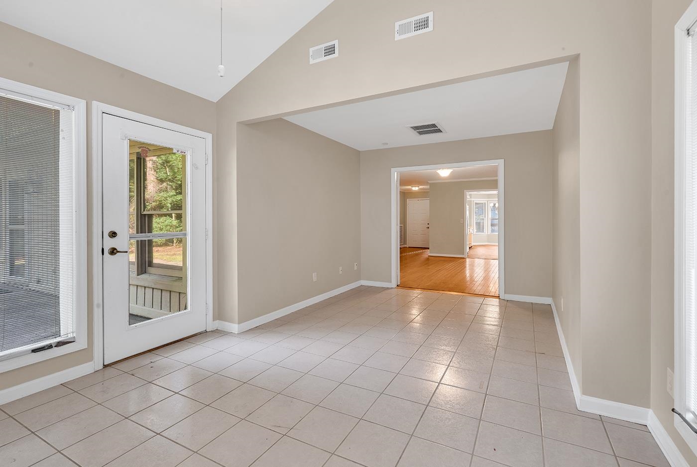 104 Moss Circle Property Photo 8