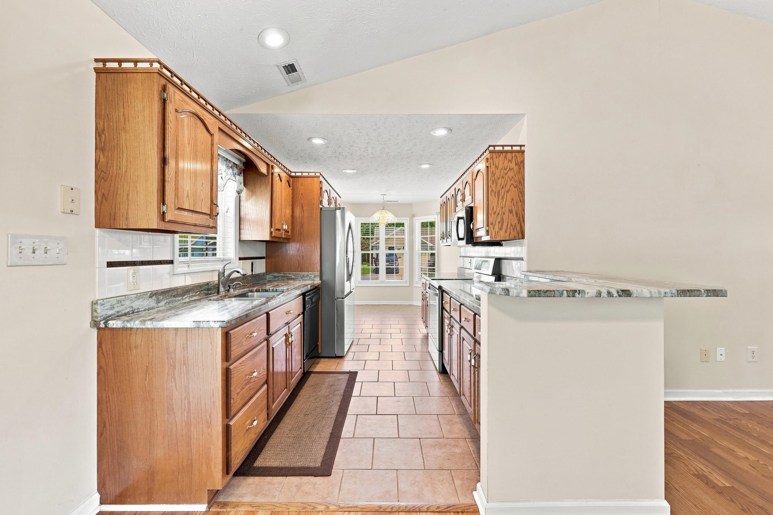 2049 Hawksmoor Dr. Property Photo 8