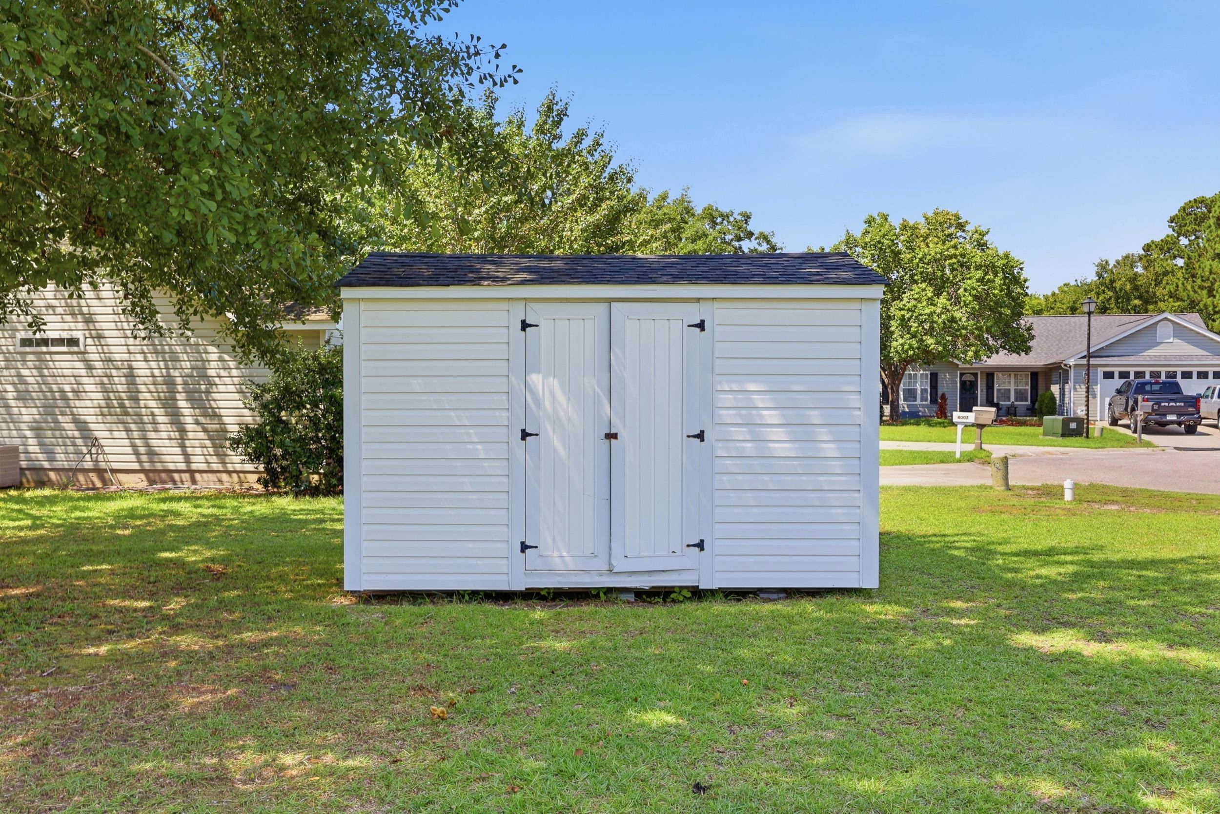 2049 Hawksmoor Dr. Property Photo 26