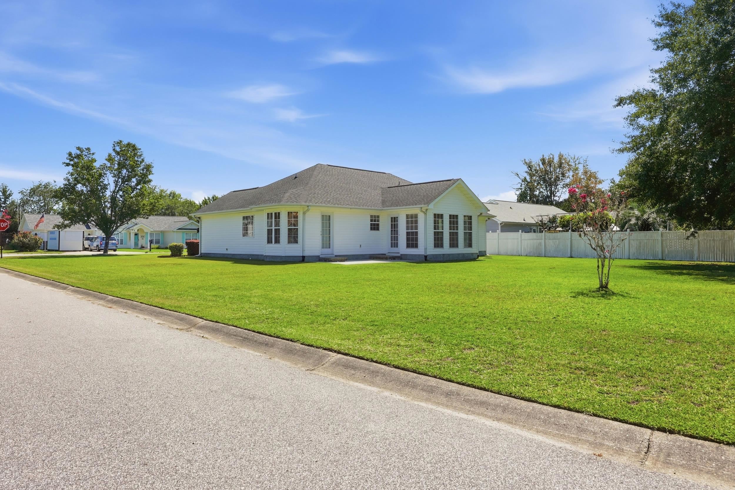 2049 Hawksmoor Dr. Property Photo 33