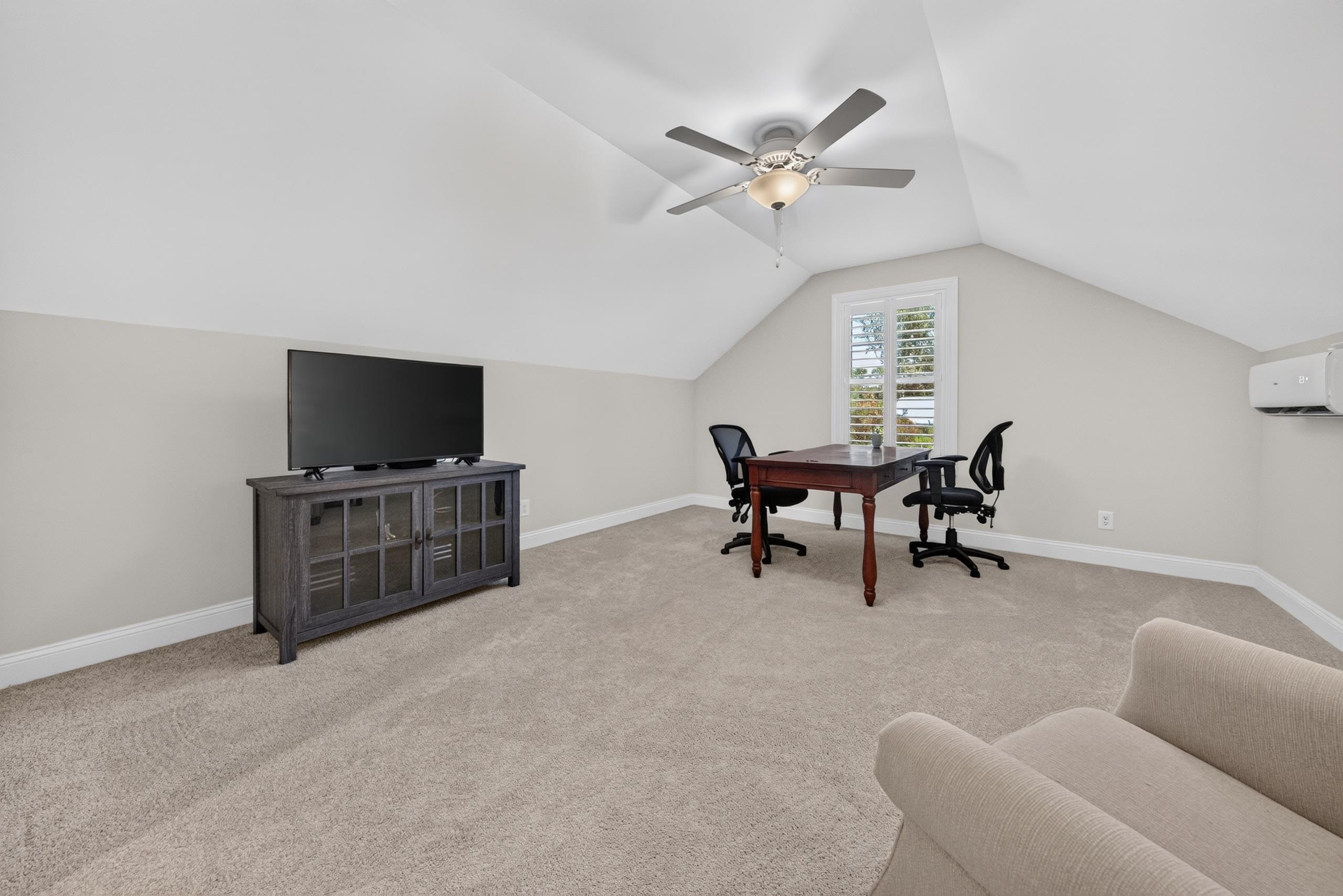633 Aspen Loop Property Photo 16