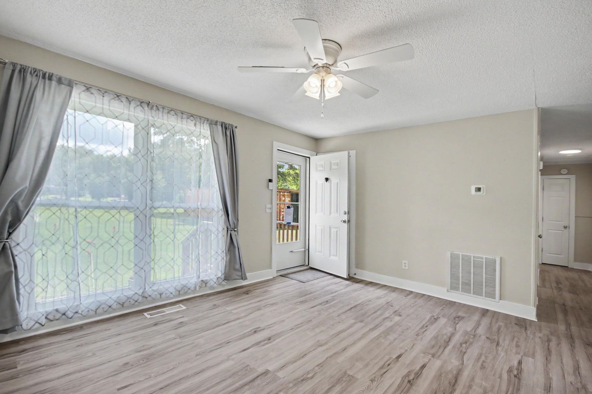 1057 Cohen Dr. Property Photo 4