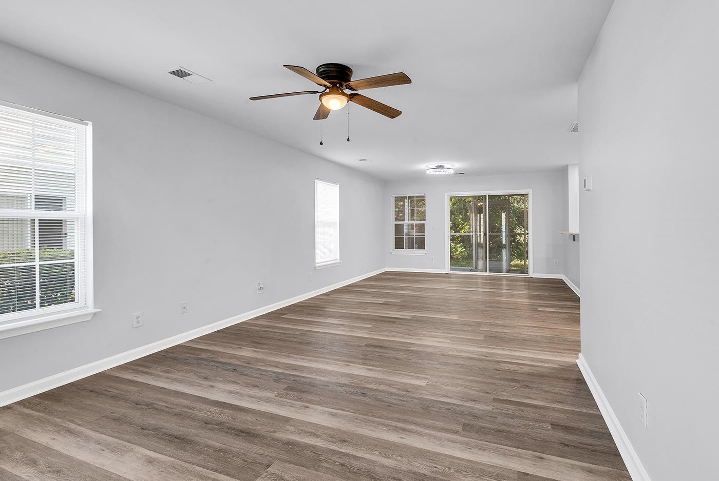 1068 Harvester Circle Property Photo 4