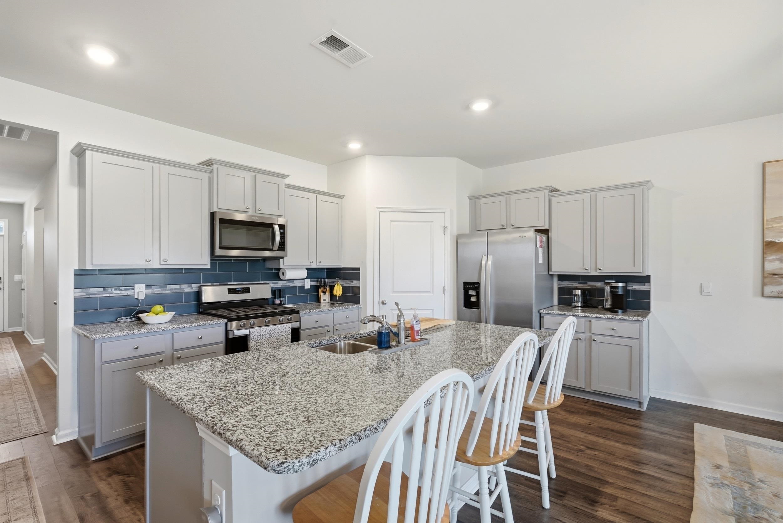 425 Royal Arch Dr. Property Photo 16
