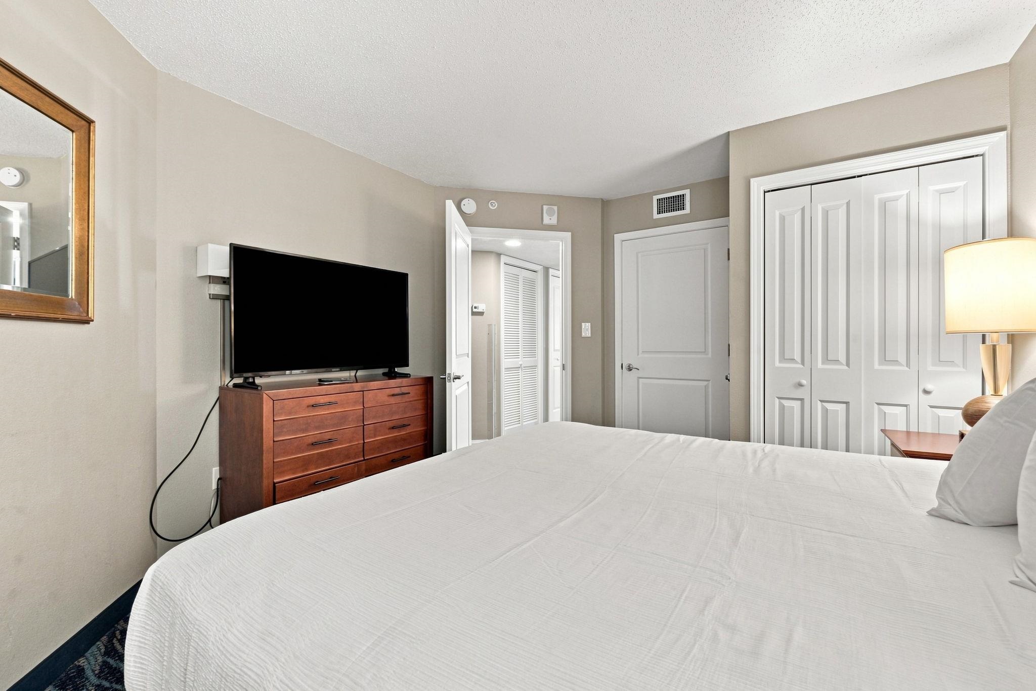 5300 N Ocean Blvd. Property Photo 11