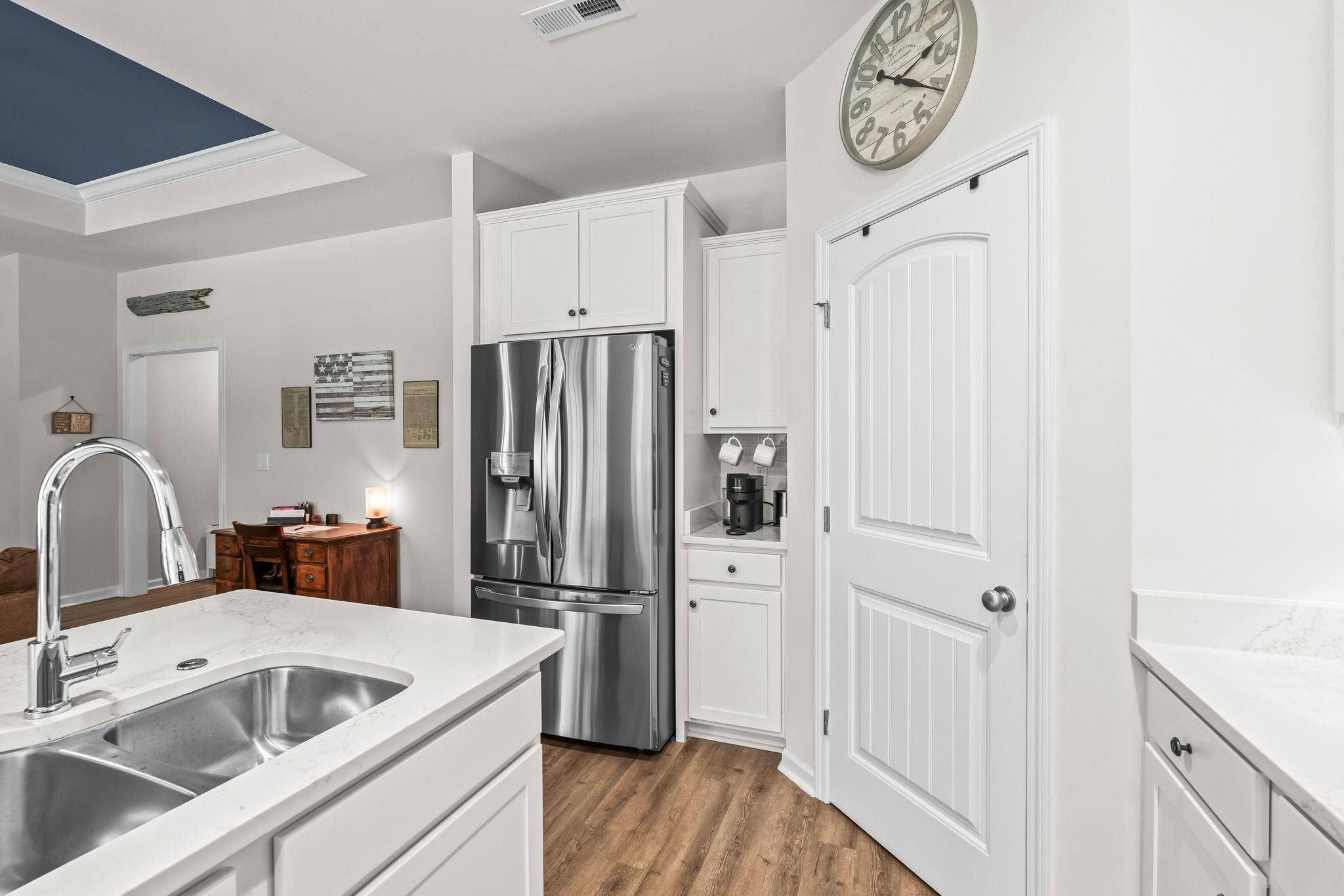 408 Hayloft Circle Property Photo 16