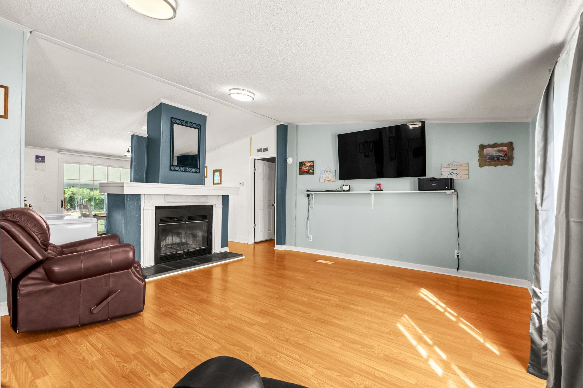 2060 Martin St. Property Photo 3