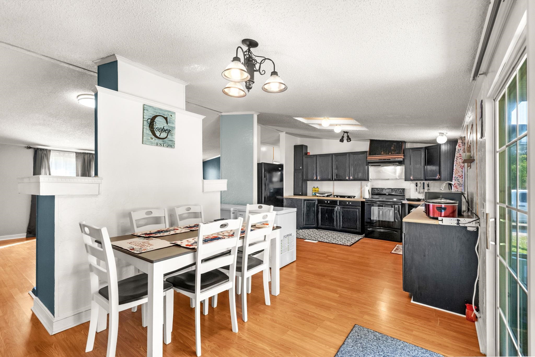 2060 Martin St. Property Photo 6