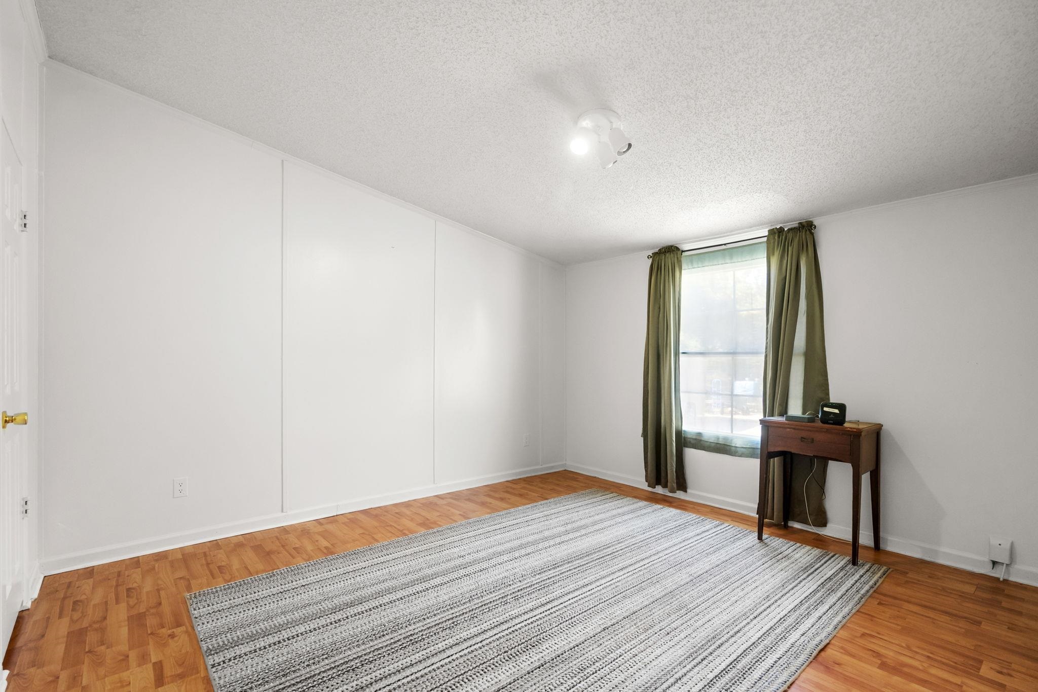 2060 Martin St. Property Photo 18