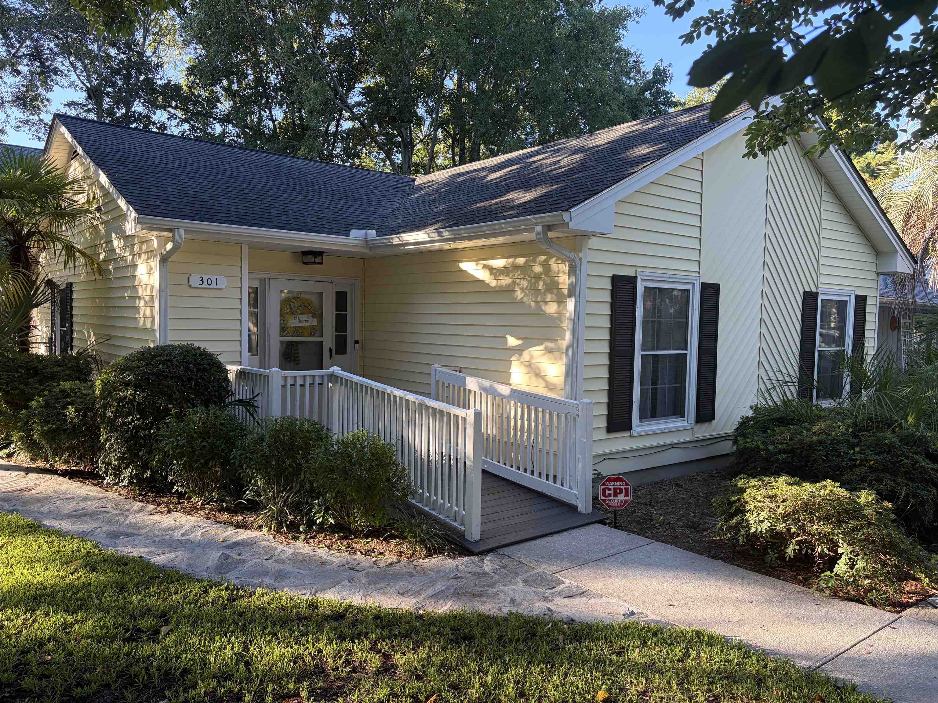 301 Stratford Pl. Property Photo 1