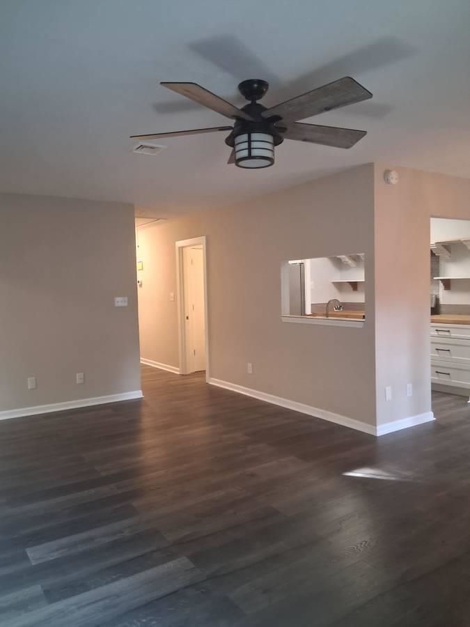 301 Stratford Pl. Property Photo 5
