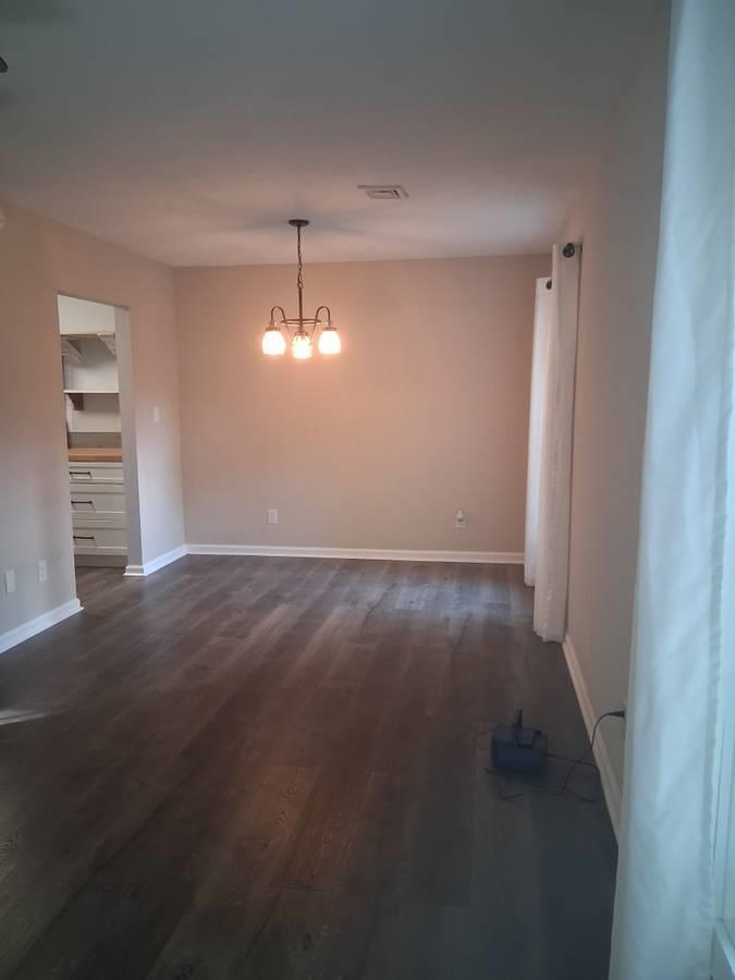 301 Stratford Pl. Property Photo 6