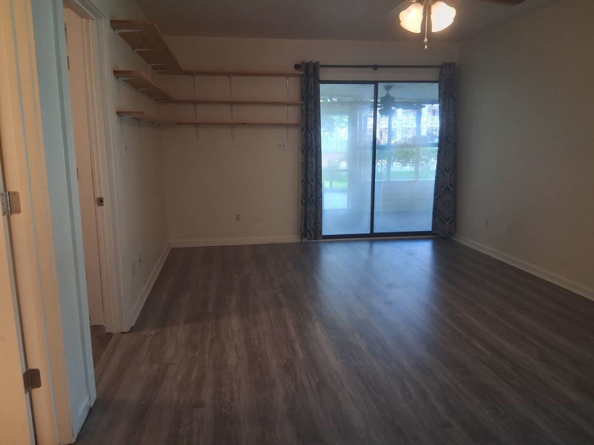 301 Stratford Pl. Property Photo 12