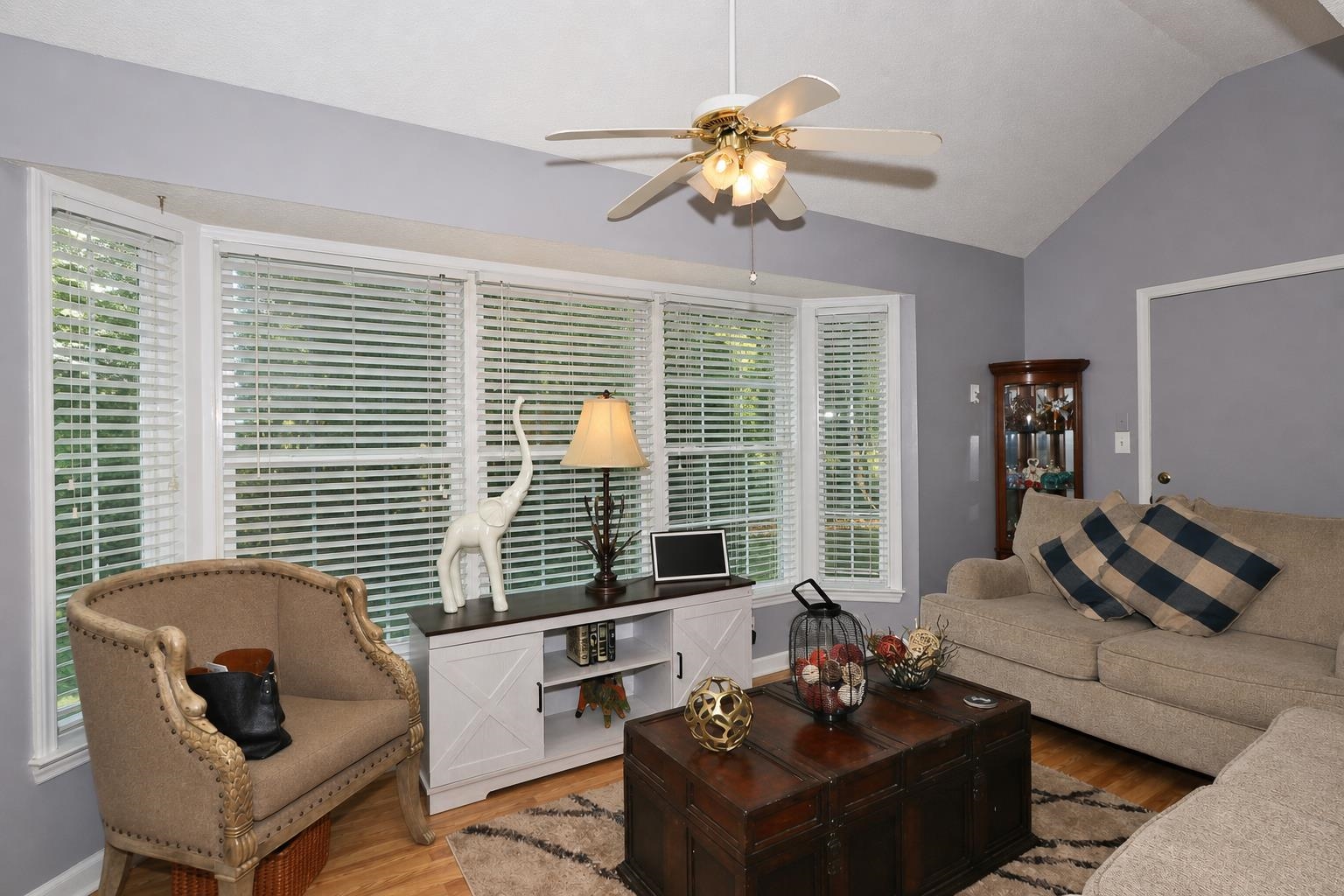 1202 Erin Way Property Photo 8