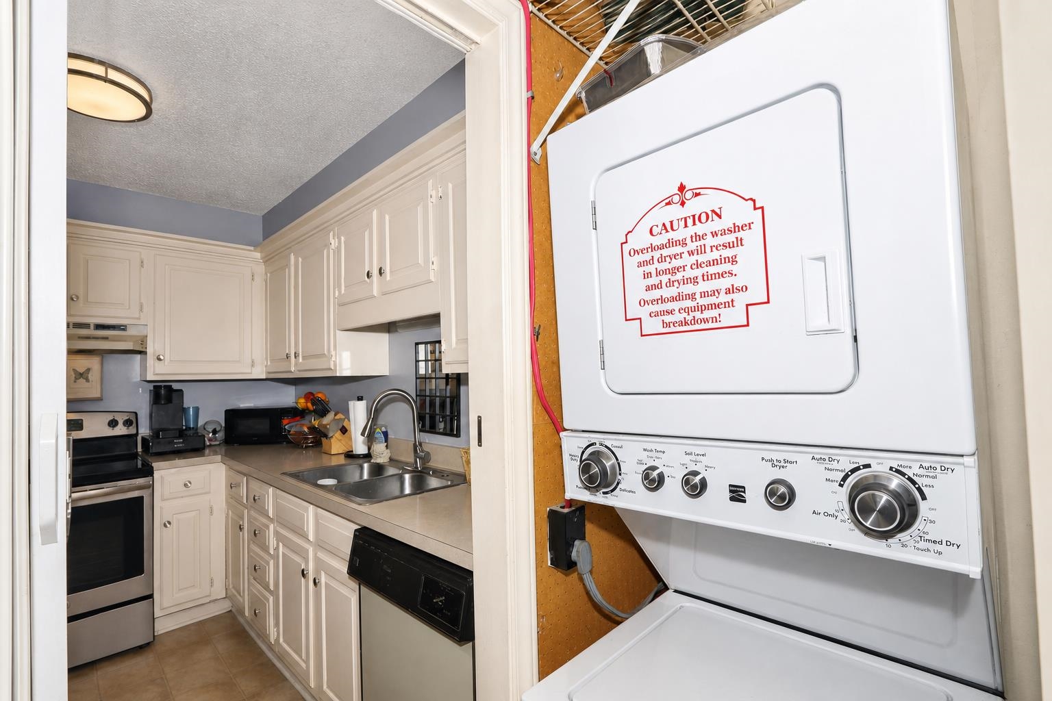 1202 Erin Way Property Photo 9