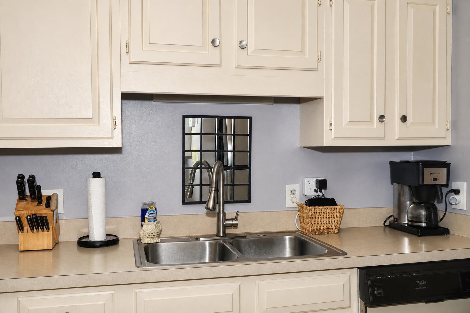 1202 Erin Way Property Photo 11