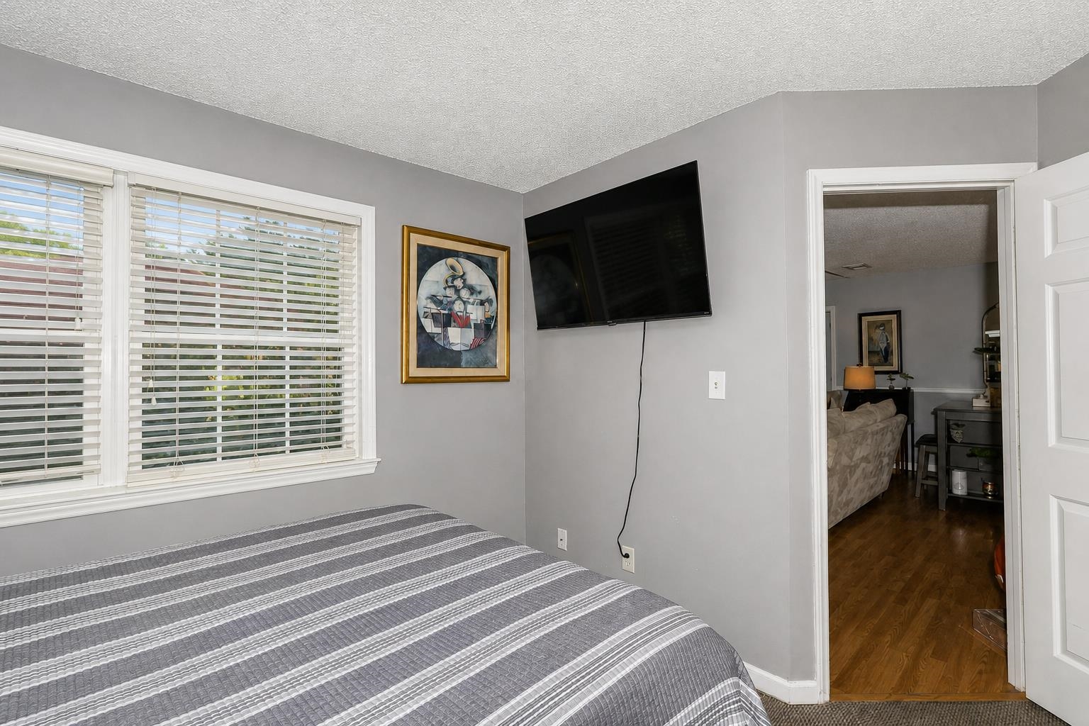1202 Erin Way Property Photo 16