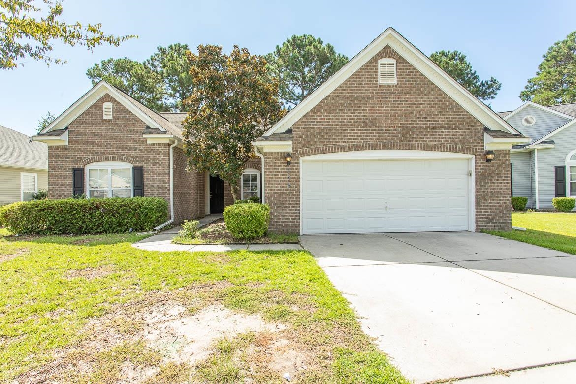 384 Esher Ct. Property Photo 2