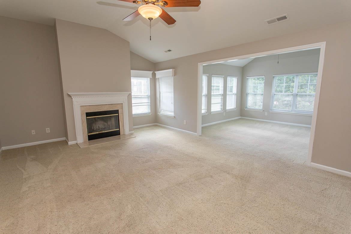 384 Esher Ct. Property Photo 9
