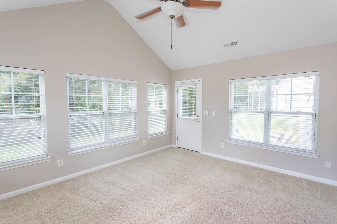 384 Esher Ct. Property Photo 11