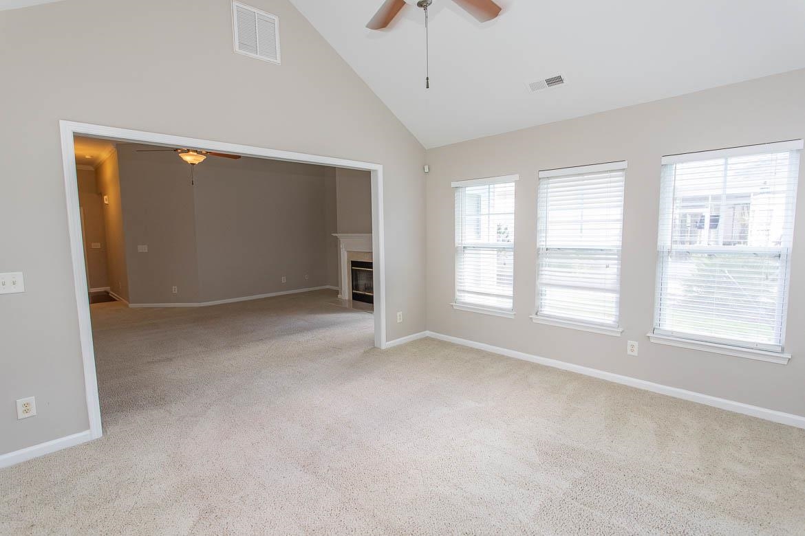 384 Esher Ct. Property Photo 12