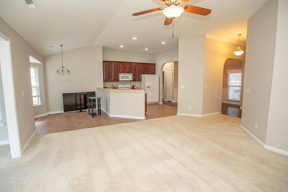 384 Esher Ct. Property Photo 14
