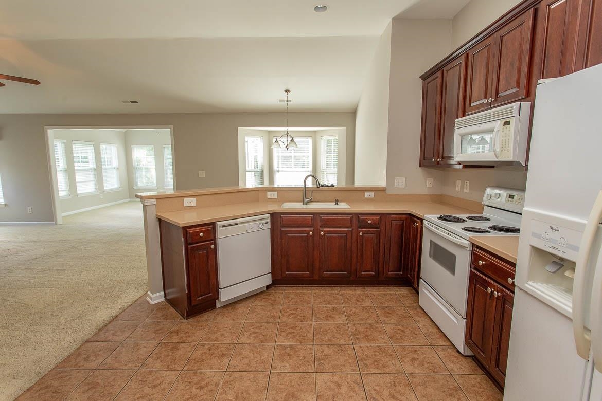 384 Esher Ct. Property Photo 15