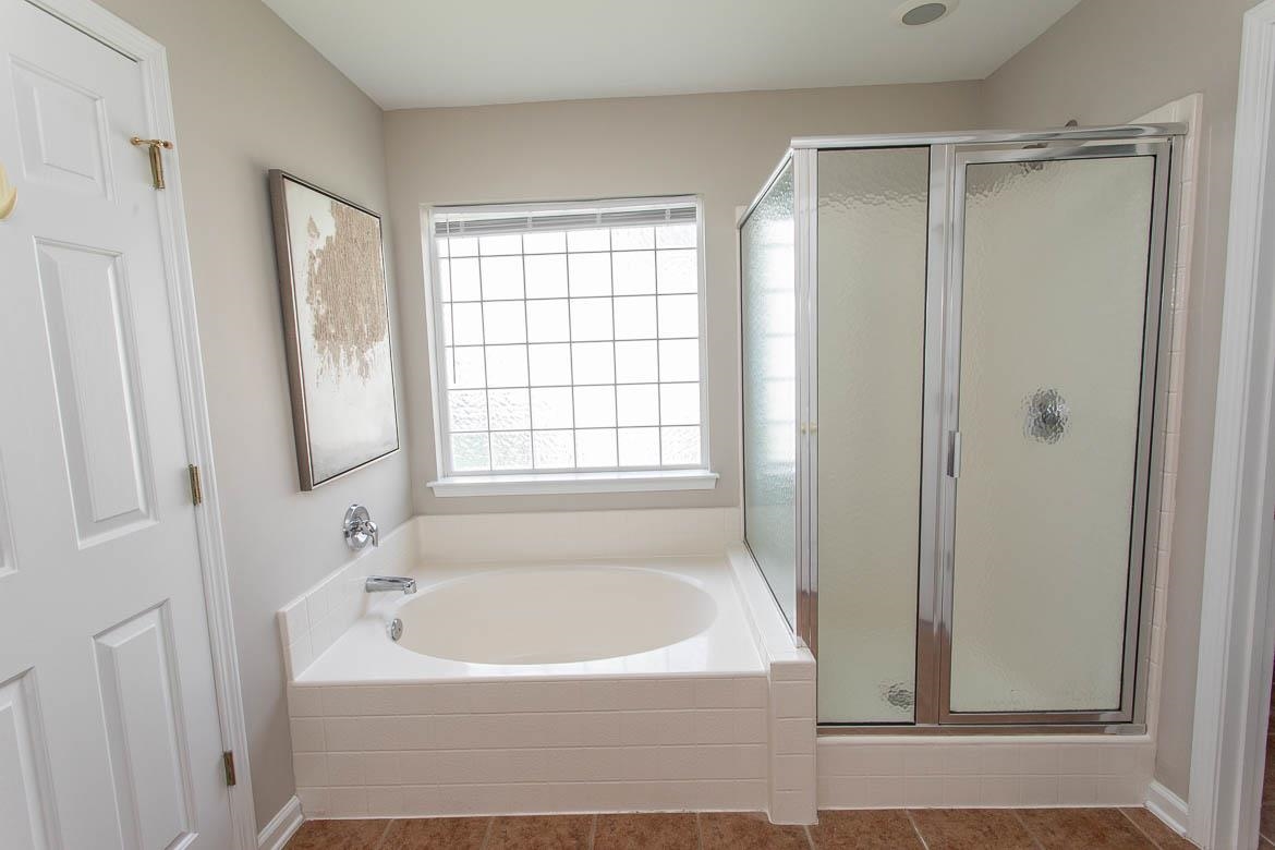 384 Esher Ct. Property Photo 23