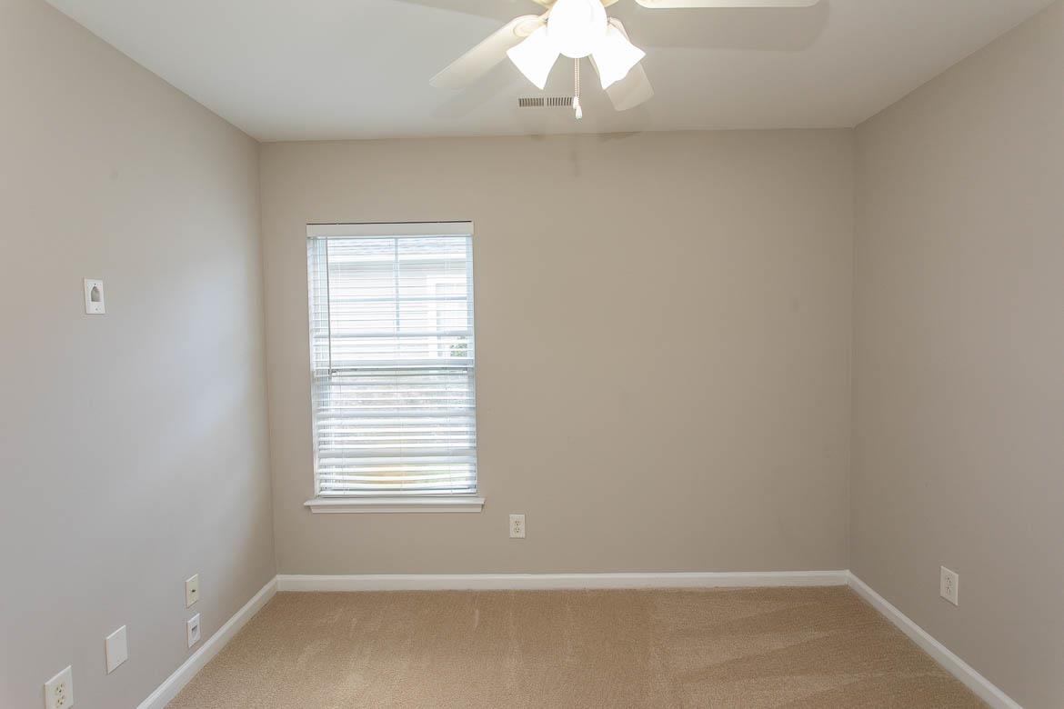 384 Esher Ct. Property Photo 28