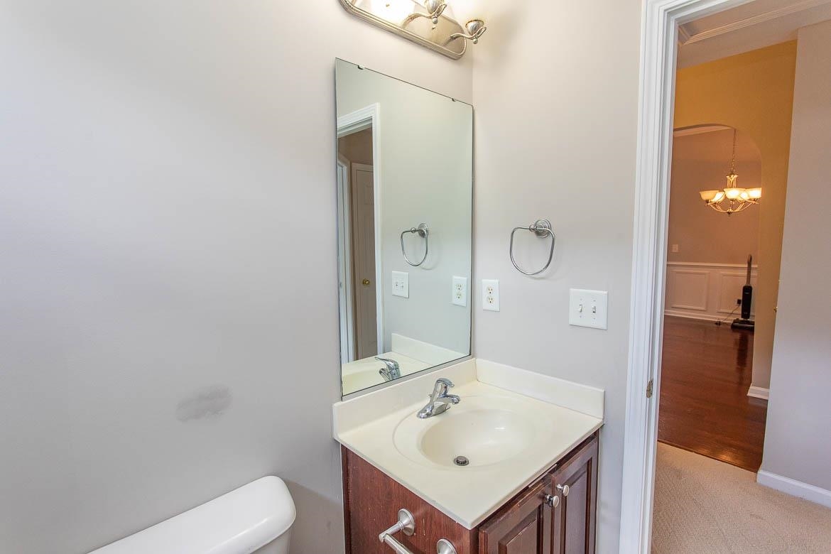 384 Esher Ct. Property Photo 31
