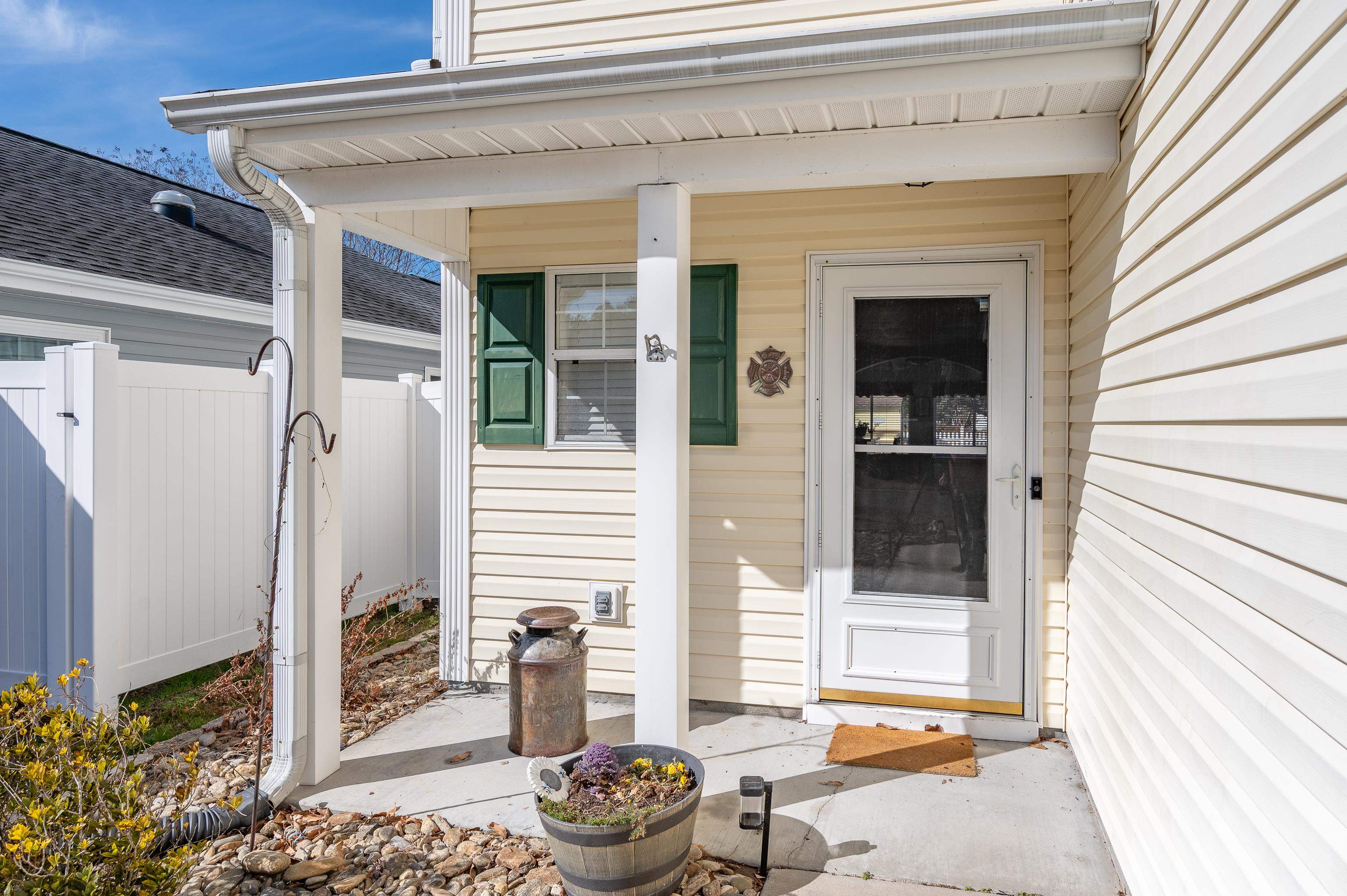 465 Dandelion Ln. Property Photo 5